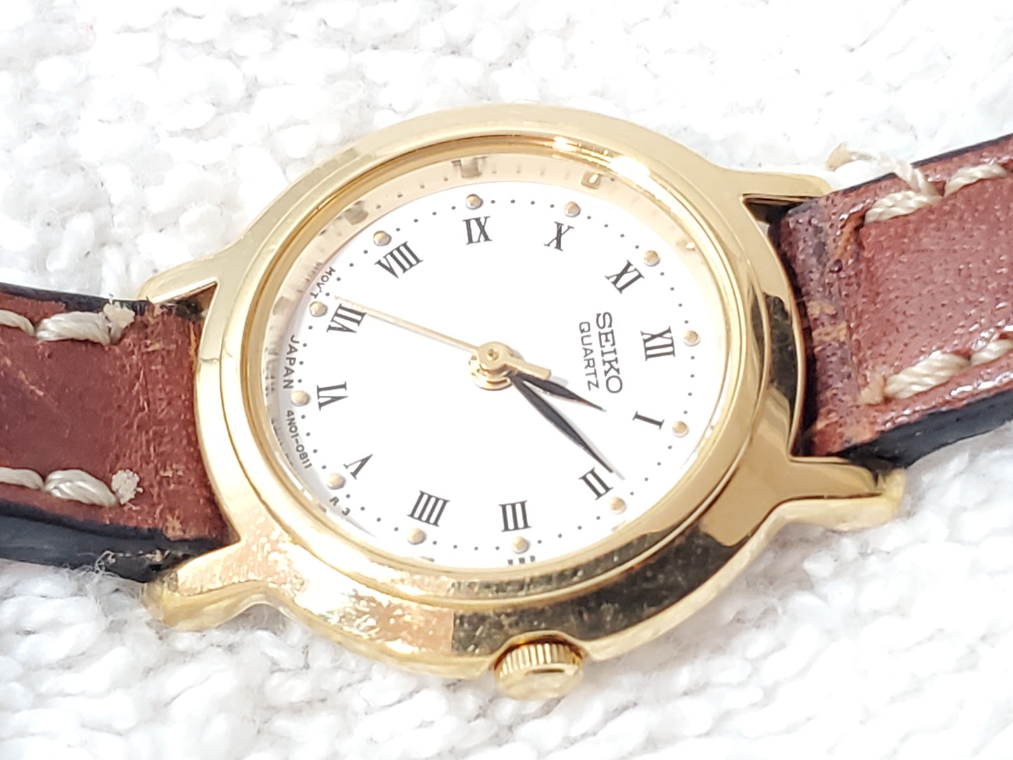 Seiko Vintage 1990's Women's Gold Plated Quartz Watch 4N01 Caliber Leather Band