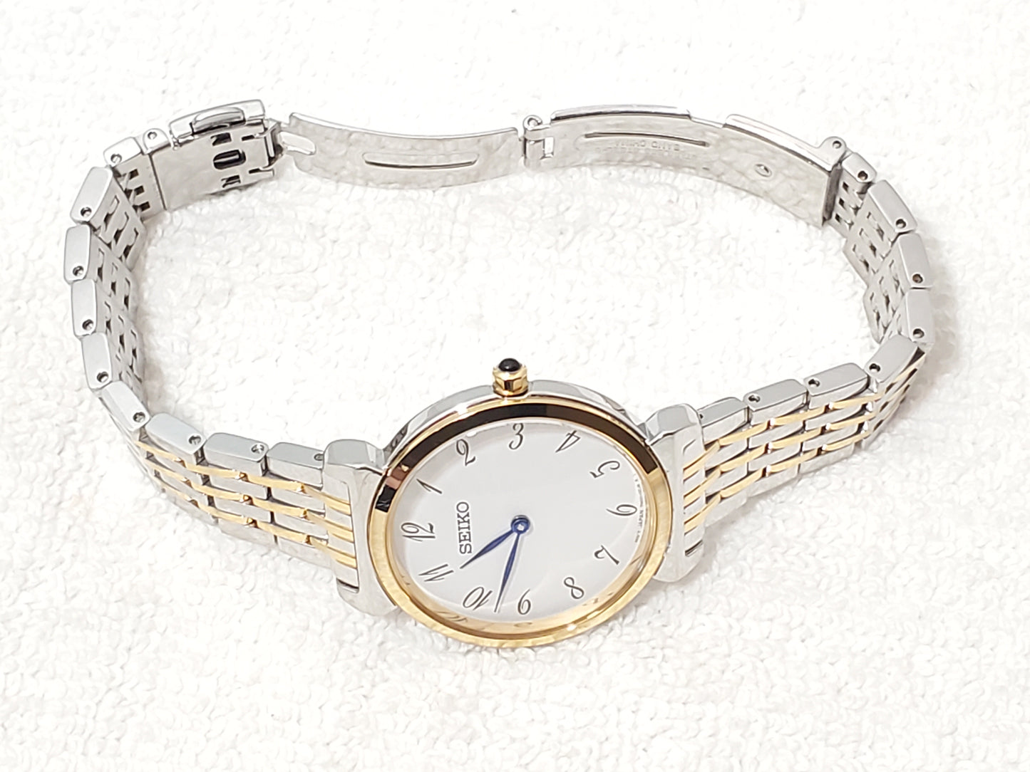 Vintage Seiko Stainless Steel White Dial Gold Tone Women's Quartz Watch WR 50M