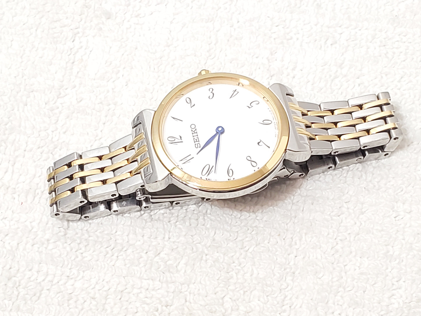 Vintage Seiko Stainless Steel White Dial Gold Tone Women's Quartz Watch WR 50M