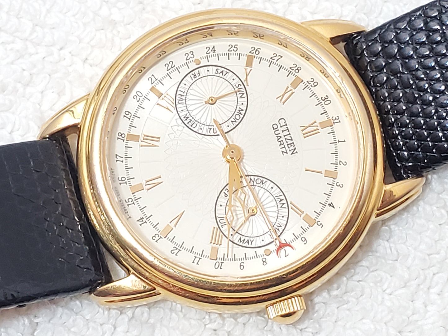 Vintage Citizen Men's Day Date Month Gold Plated Quartz Watch Black Leather Band