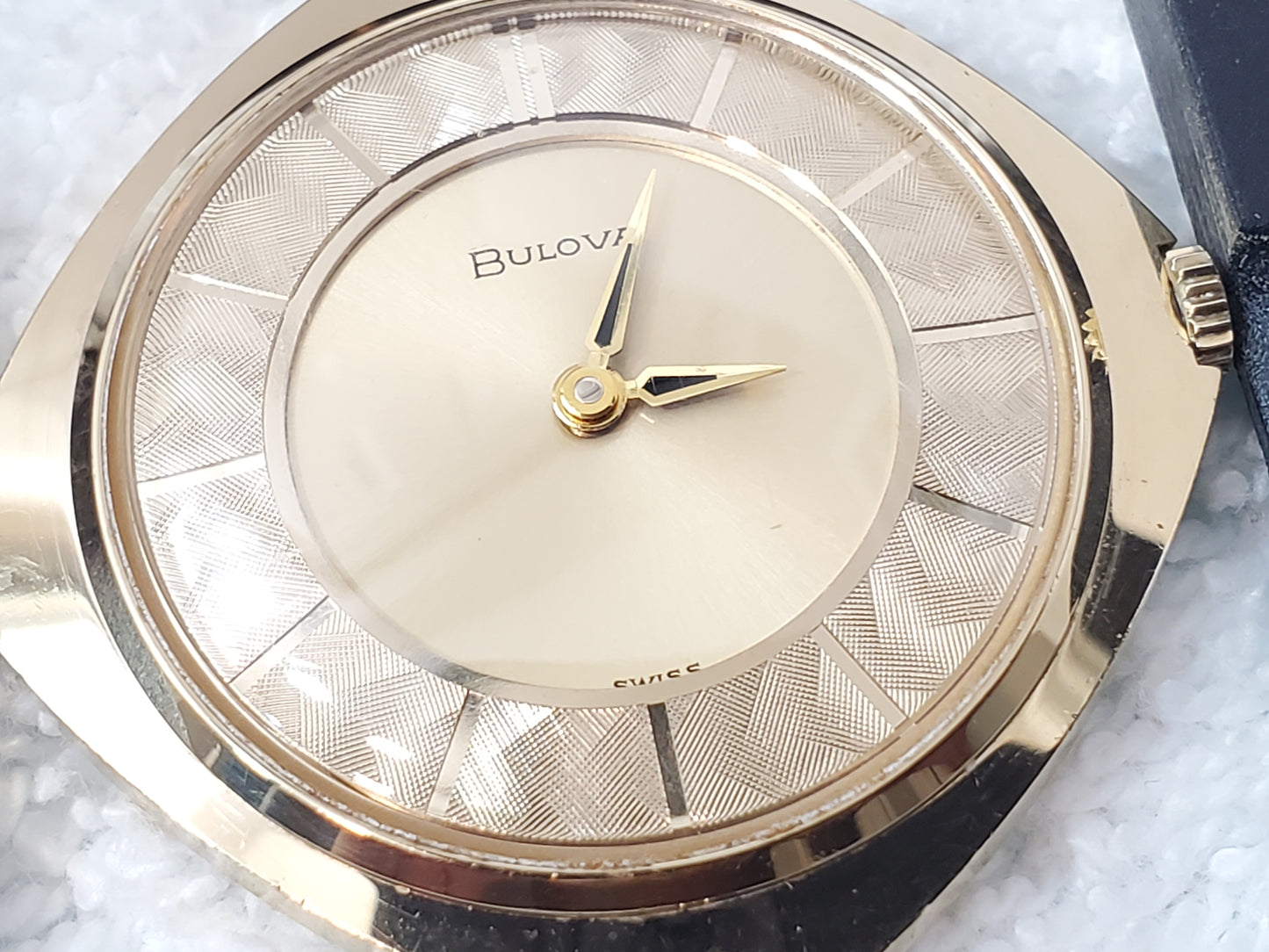 Vintage Bulova Swiss Women's Pendant Wind Up Watch 17 Jewels Microns Gold Plated