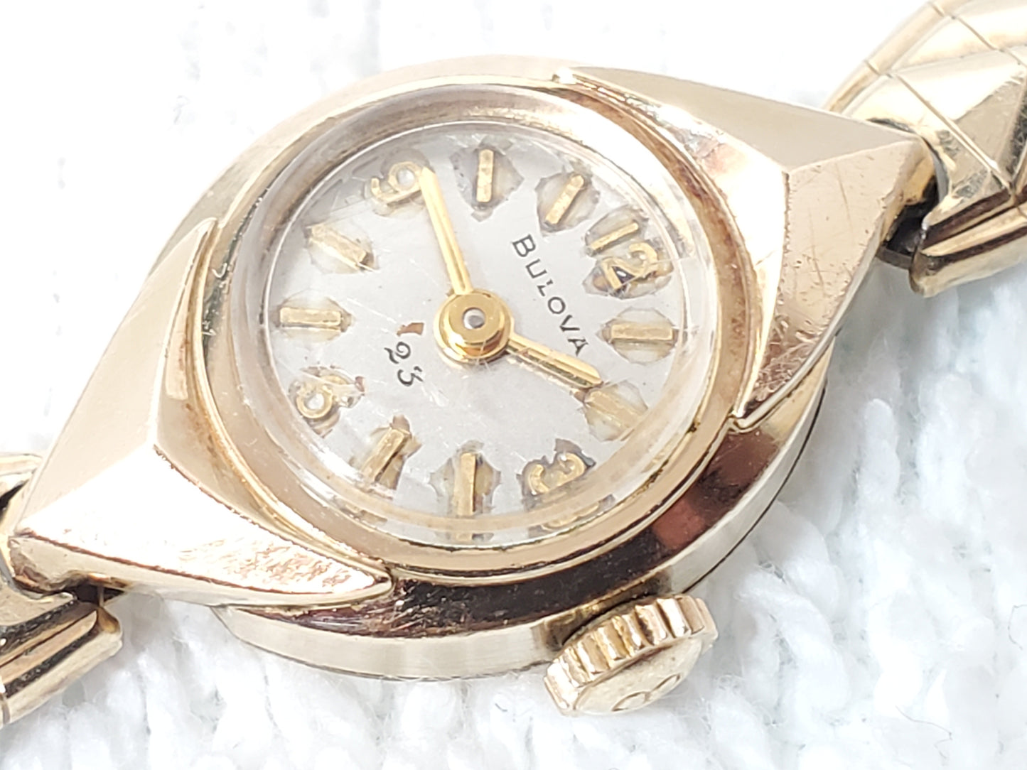 Vintage 1960's Bulova 23 Jewels Women's Wind Up Watch 10K Rolled Gold Plate USA