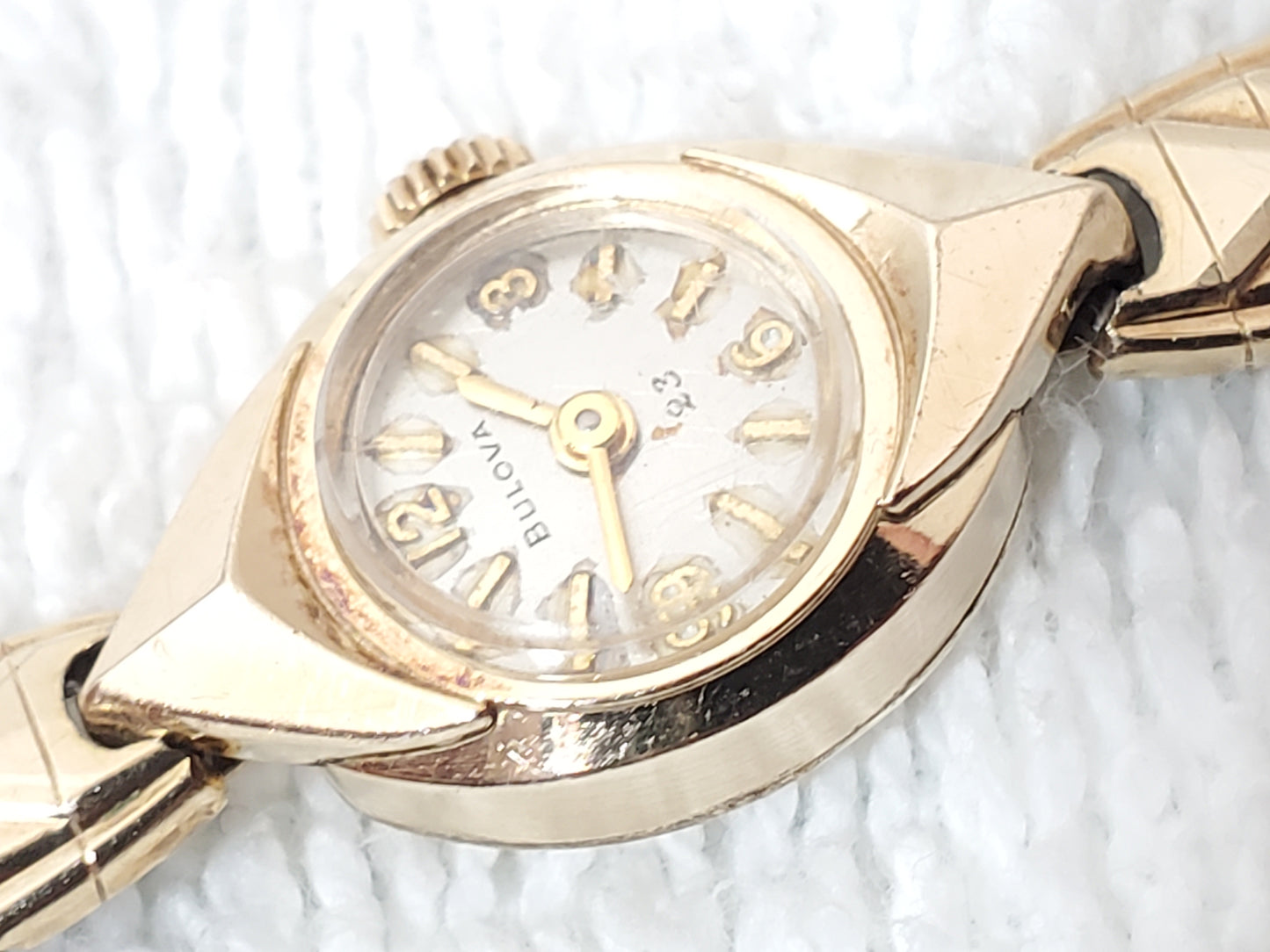 Vintage 1960's Bulova 23 Jewels Women's Wind Up Watch 10K Rolled Gold Plate USA