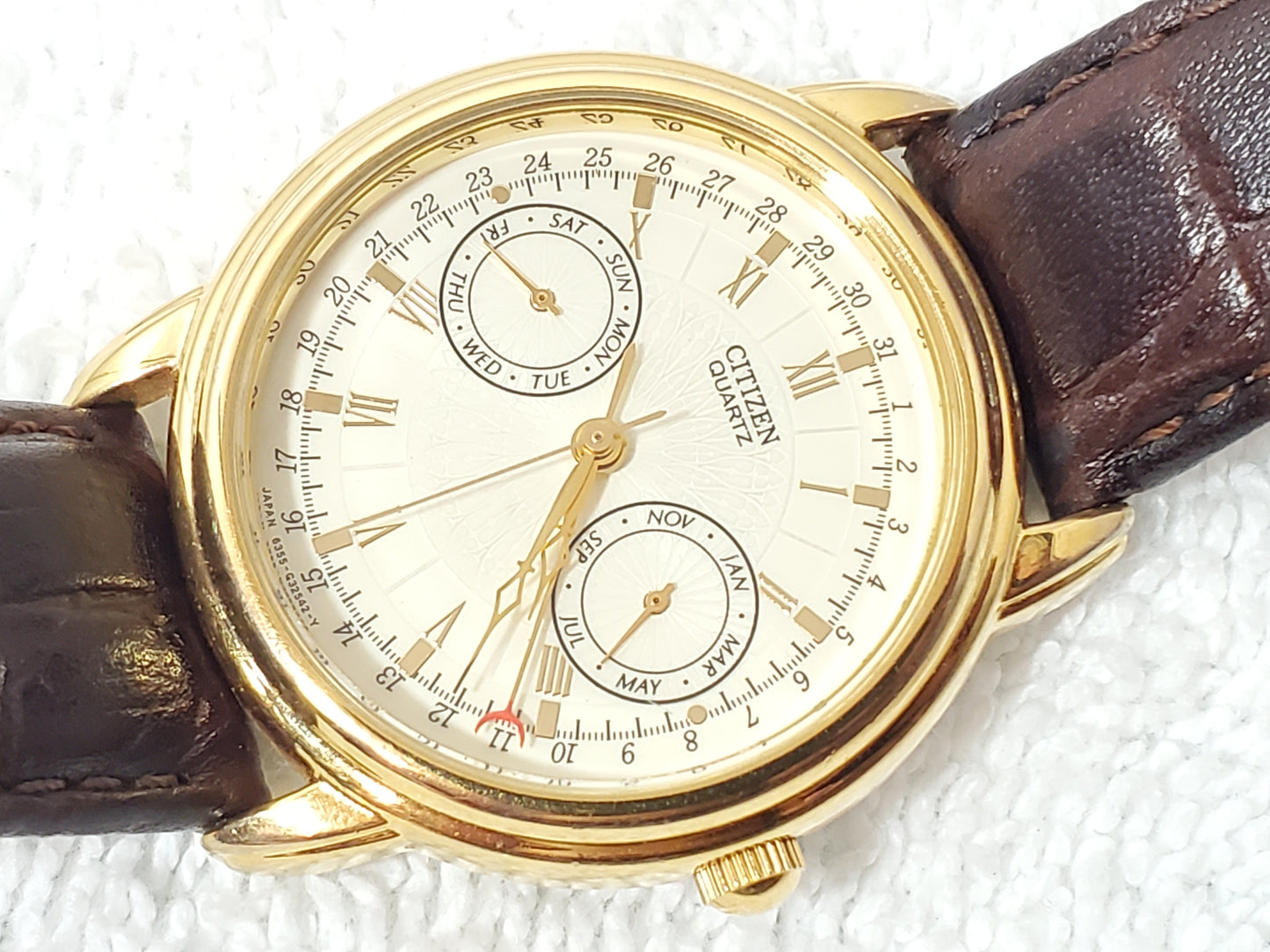 Citizen Men's Triple Calendar Vintage Watch Roman Numerals Gold Plated Leather