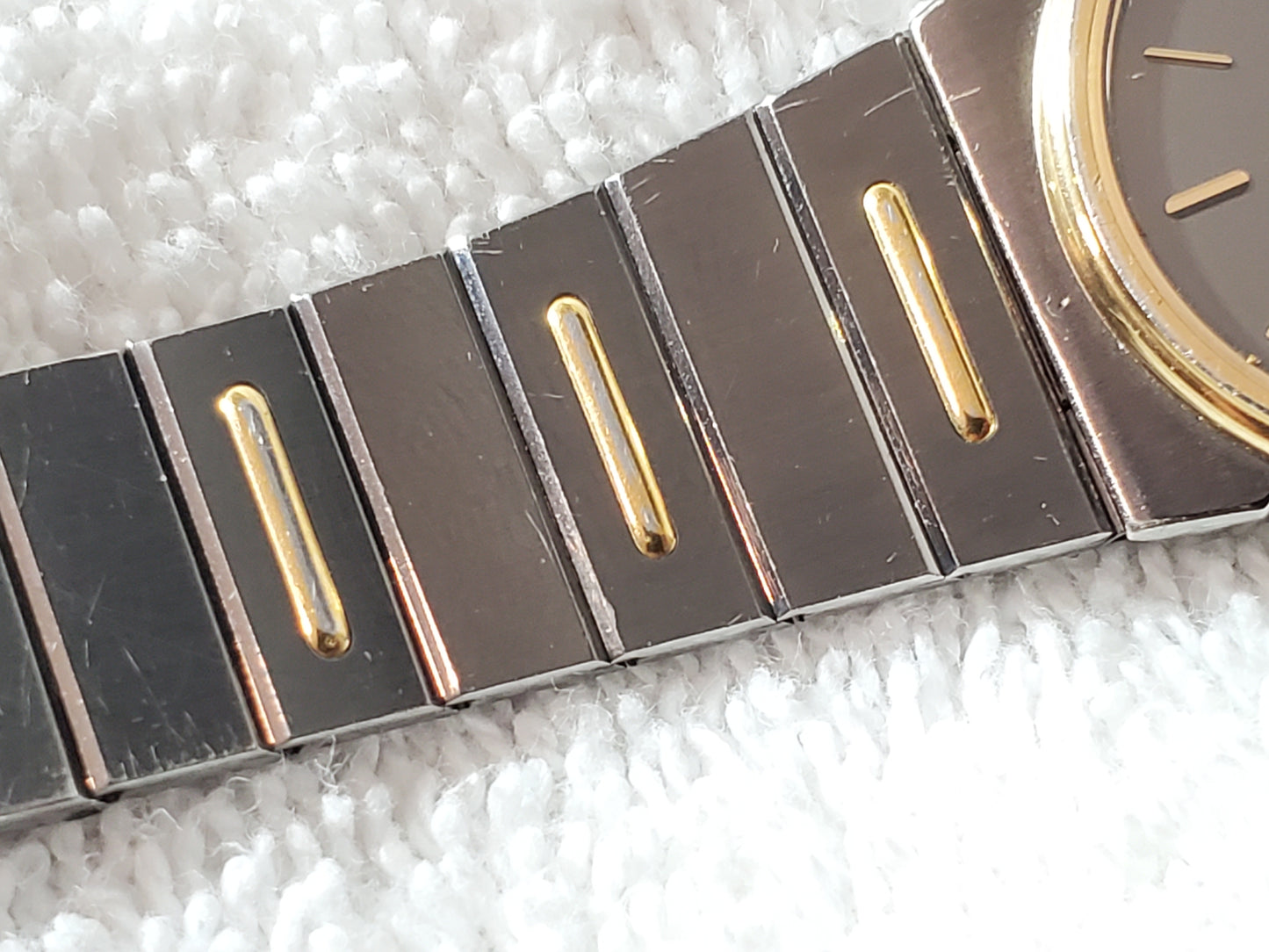 Vintage Seiko Men's Gray Dial Date Watch Five Jewels Gold Tone Stainless Steel