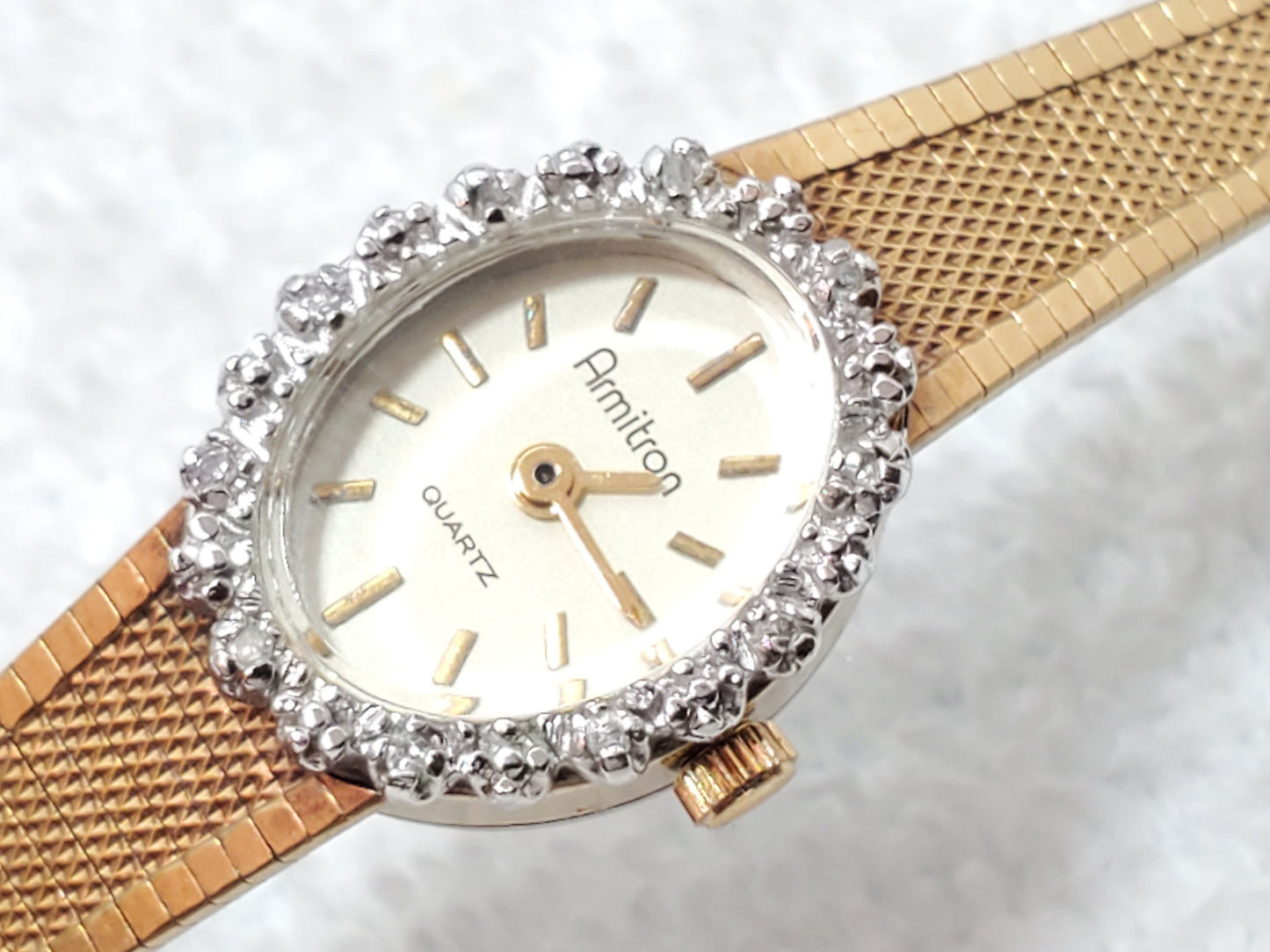 Vintage Armitron Diamonds Bezel Gold Tone Women's Watch Stainless Steel 1 Jewel