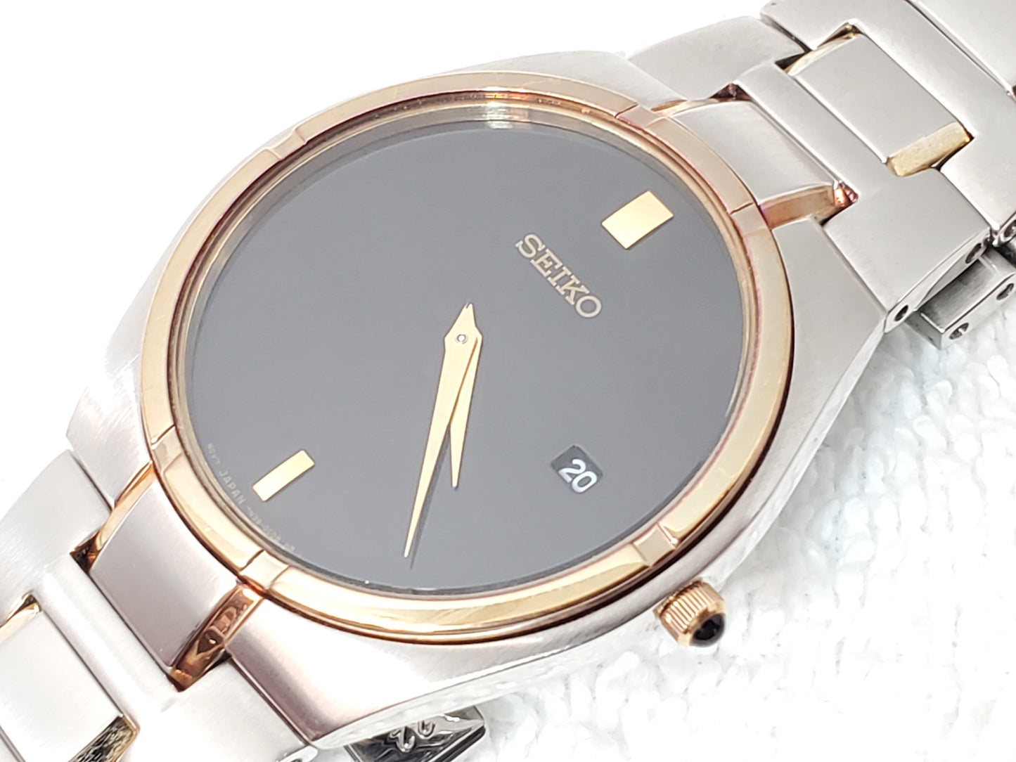 Vintage Seiko Two Tone Quartz Dress Watch 7N39-0BD0 Minimalist Black Dial Gilt