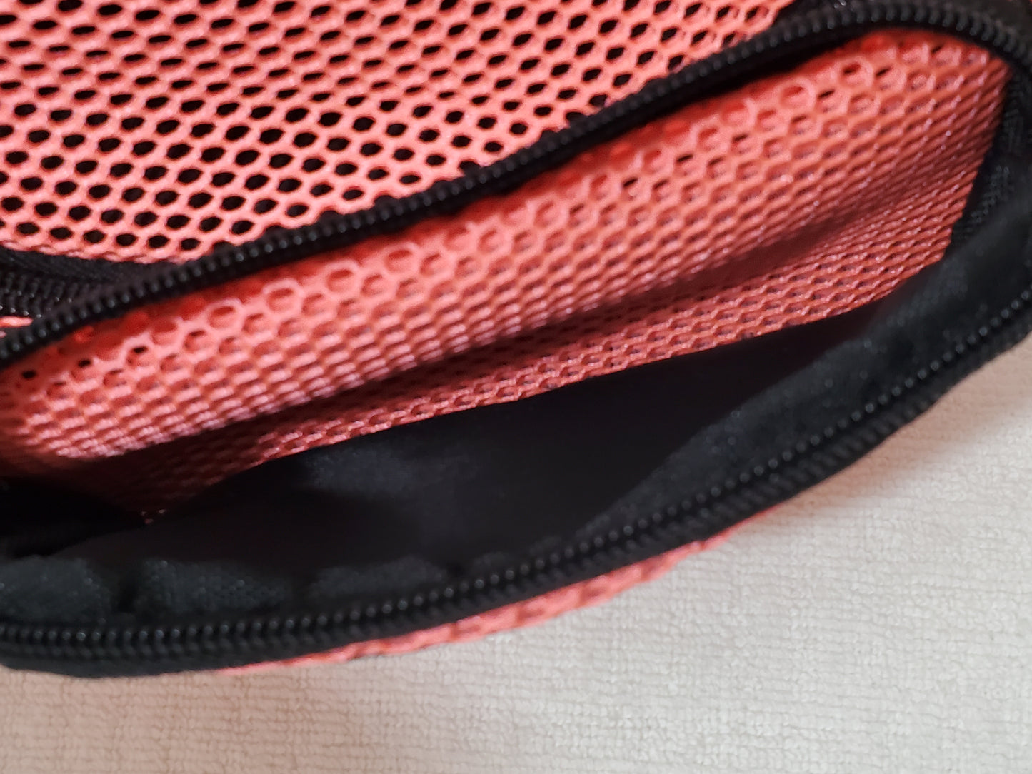 Victoria's Secret PINK Mesh Belt Bag Fanny Pack Strap Black White 2 Zippers NEW