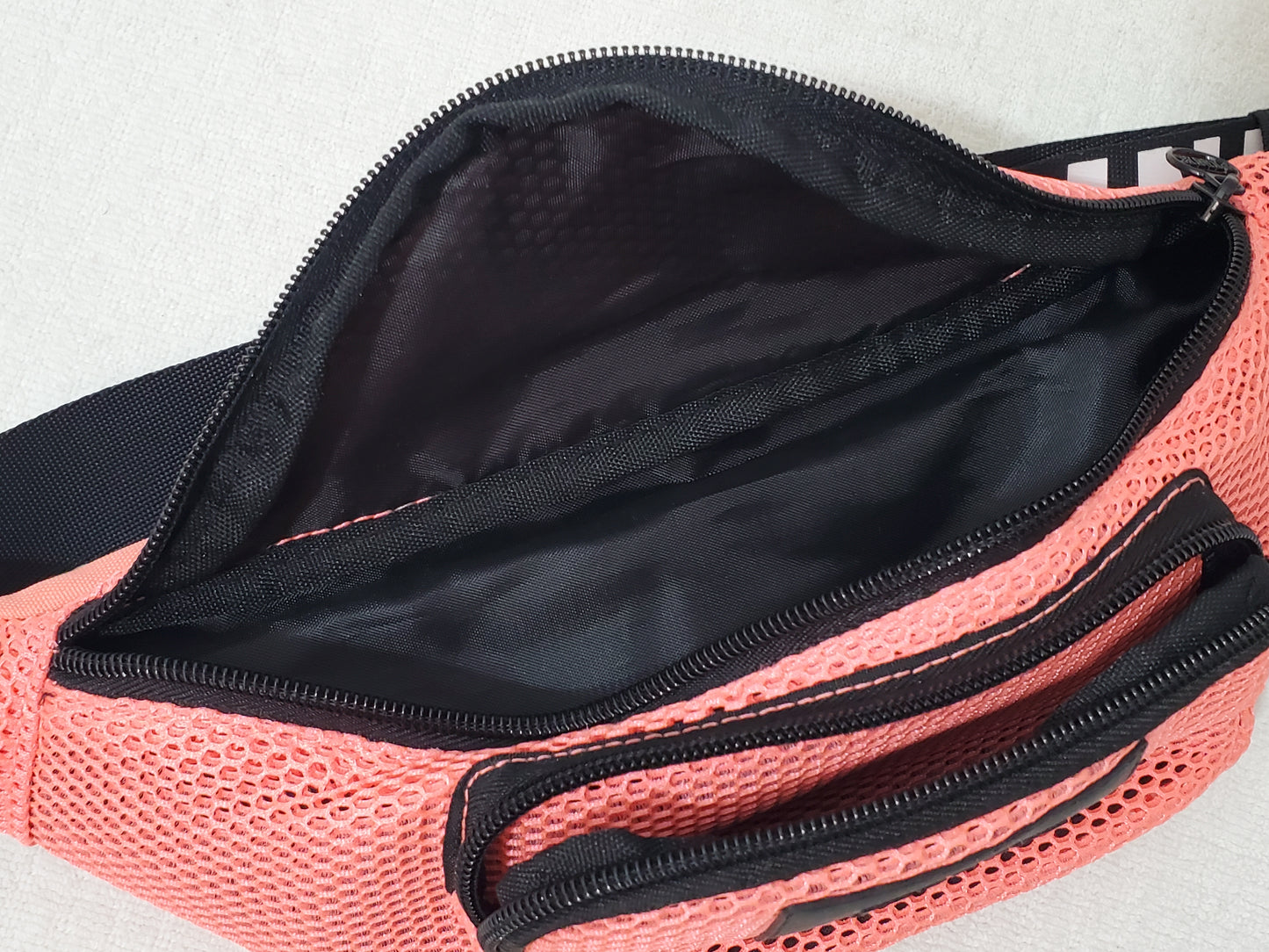 Victoria's Secret PINK Mesh Belt Bag Fanny Pack Strap Black White 2 Zippers NEW