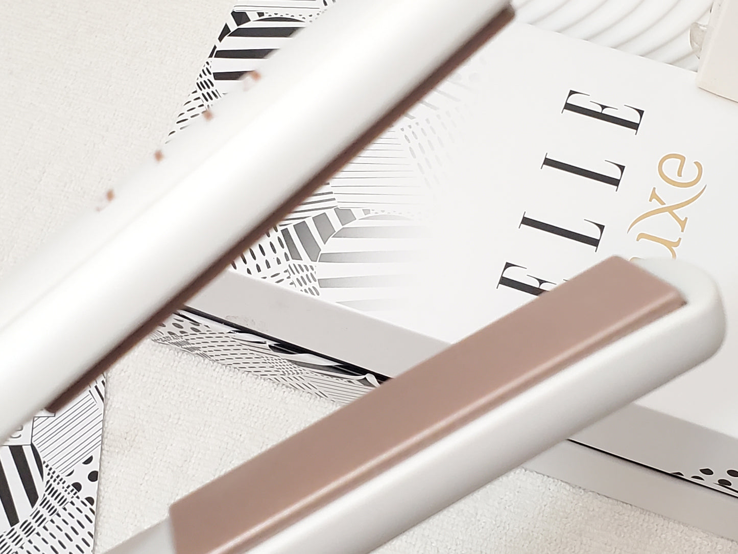Elle Luxe Cordless USB Rechargeable Double Ceramic Flat Iron Multiple Heat Set
