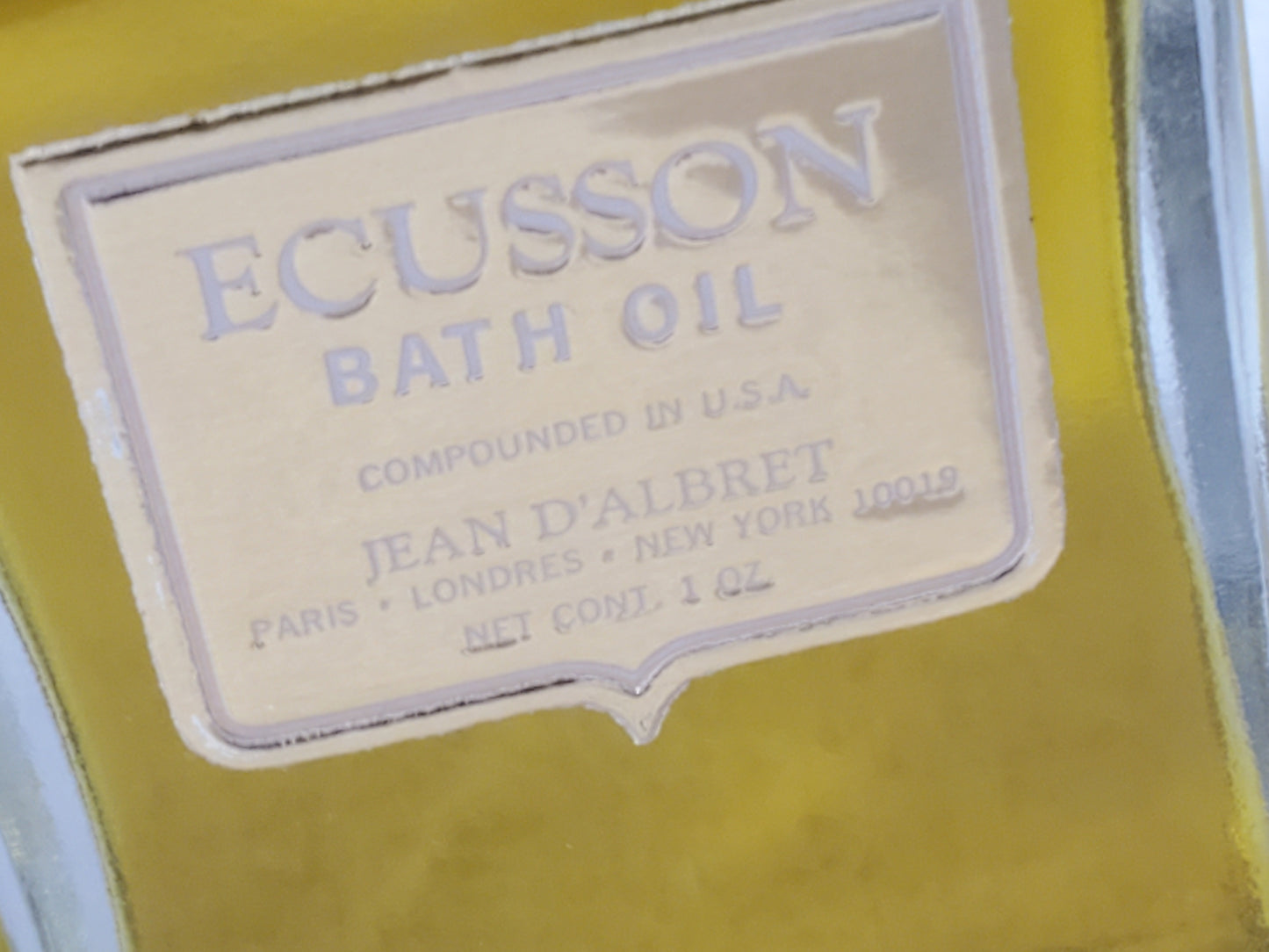 Vintage Jean D'Albret ECUSSON Bath Oil 1 oz / 30ml French Perfume With Box Full