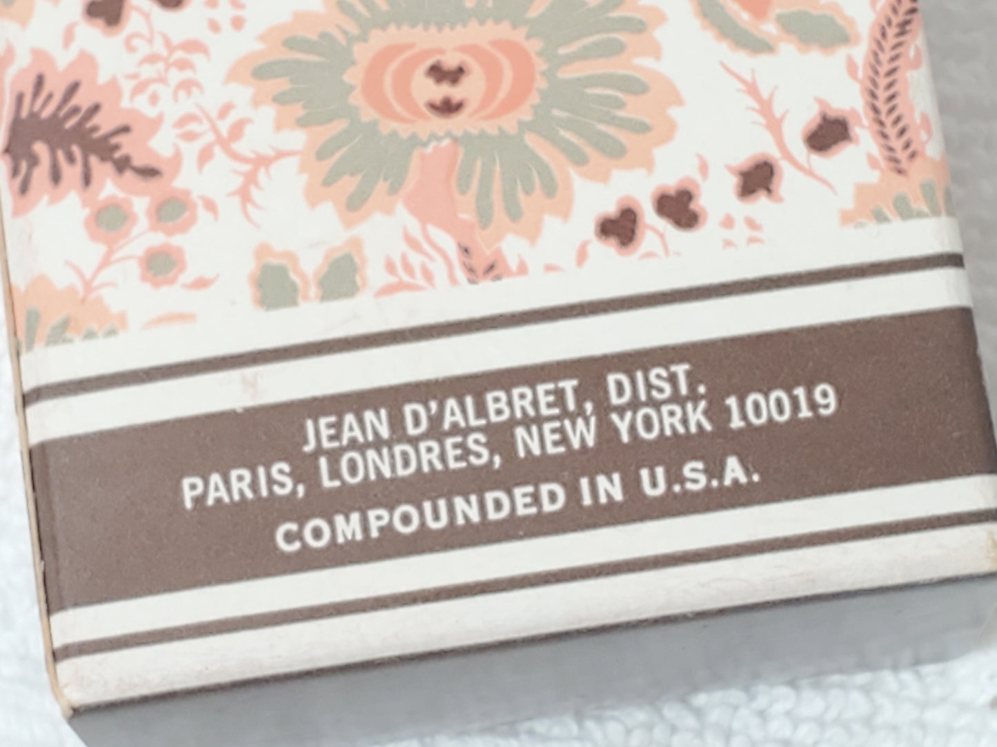 Vintage Jean D'Albret ECUSSON Bath Oil 1 oz / 30ml French Perfume With Box Full
