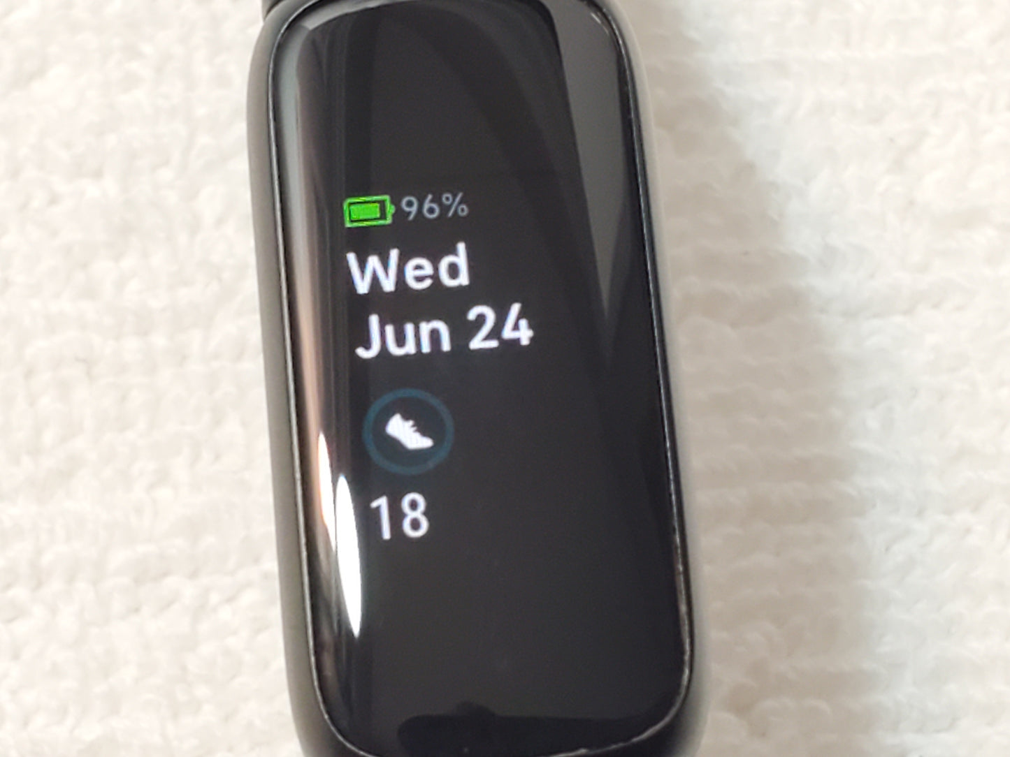 Fitbit Luxe Fitness Wellness Tracker Black Graphite Smartphone Bluetooth GPS