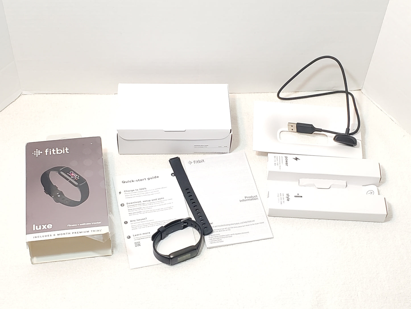 Fitbit Luxe Fitness Wellness Tracker Black Graphite Smartphone Bluetooth GPS