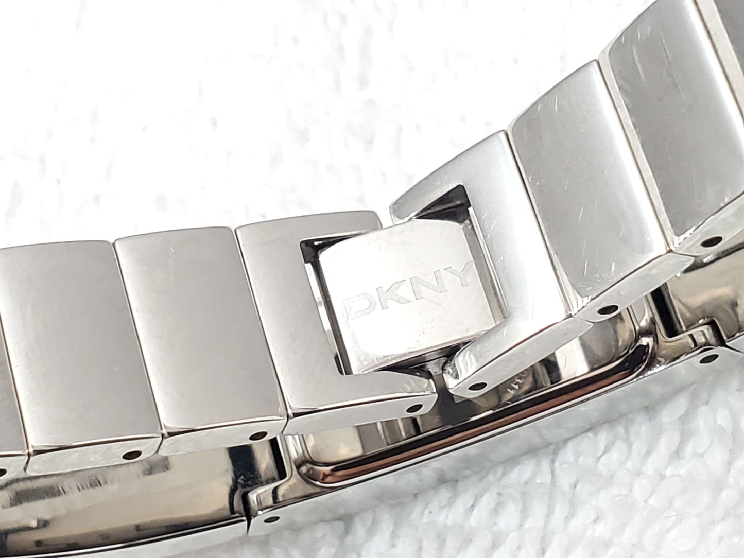 DKNY NY-3251 Women's Stainless Steel Bangle Cuff Watch 7 Jewels Black Dial Women