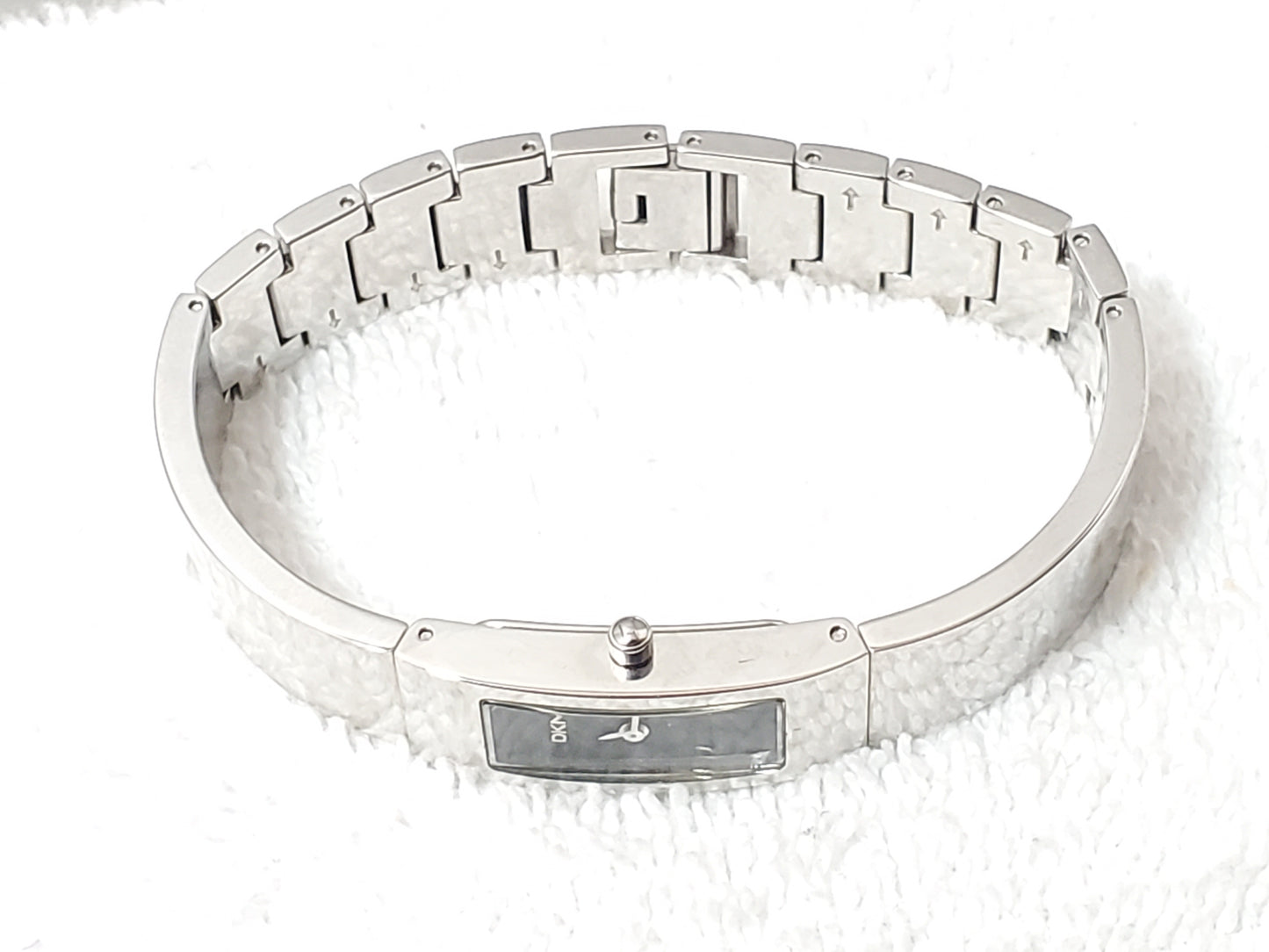 DKNY NY-3251 Women's Stainless Steel Bangle Cuff Watch 7 Jewels Black Dial Women