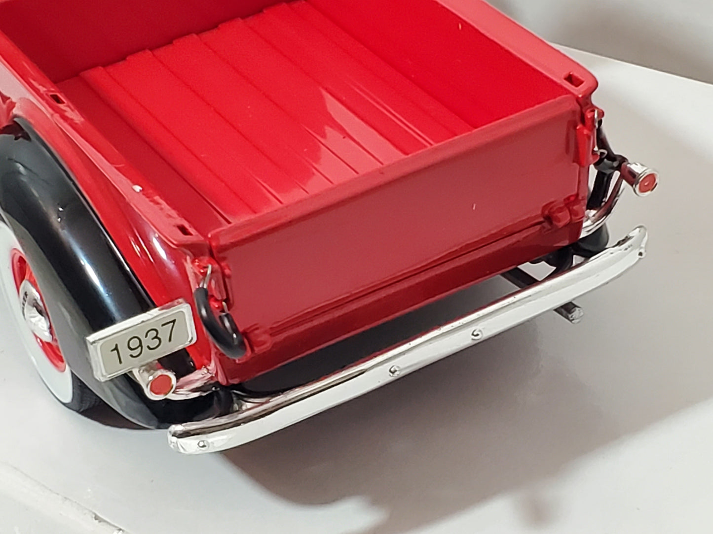 Fairfield Mint 1937 Studebaker 1:24 Pickup Truck Diecast Cardinal Red Box New
