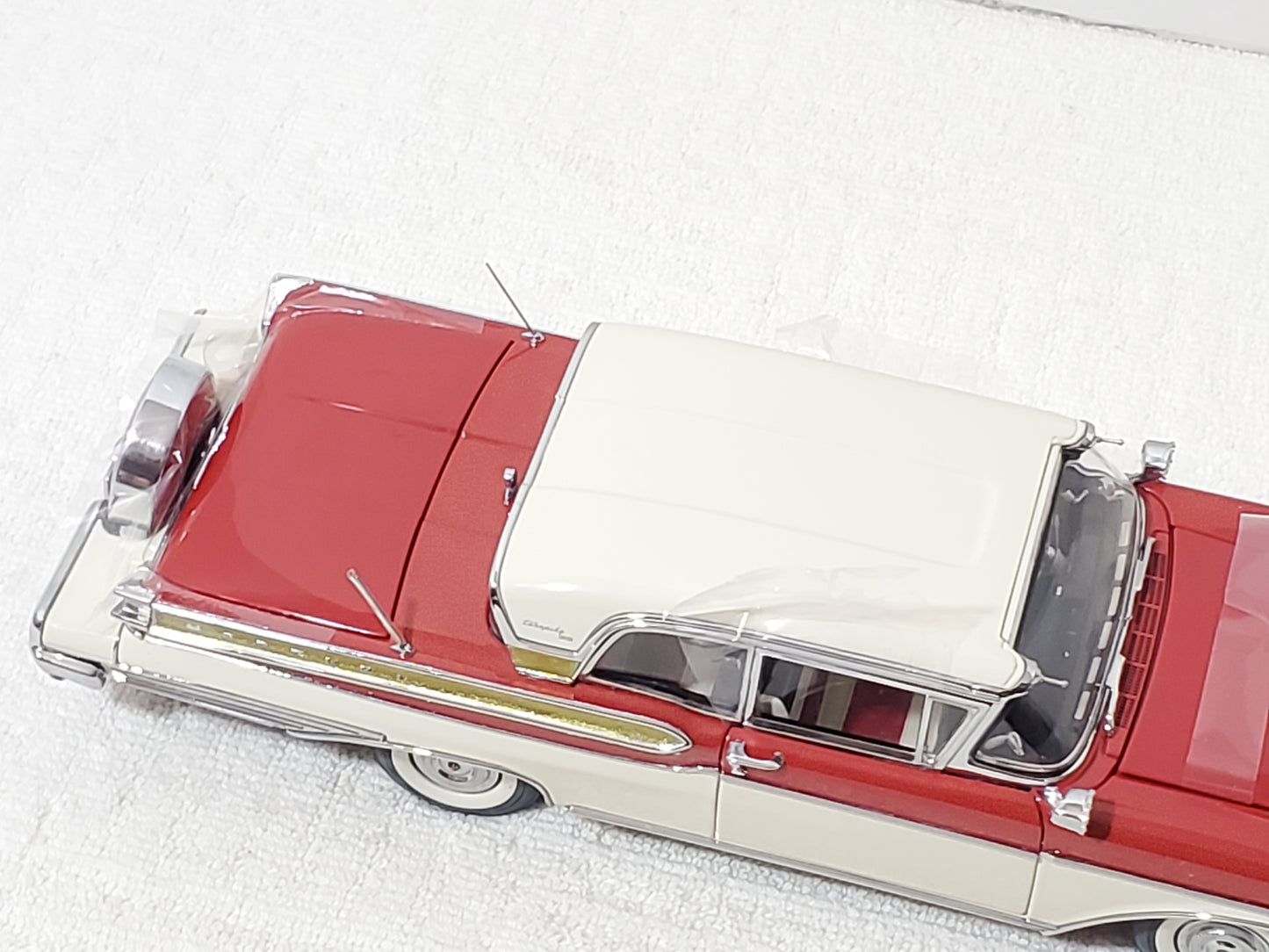 Danbury Mint 1957 Mercury Turnpike Cruiser 1:24 Diecast Red White Vintage NIB