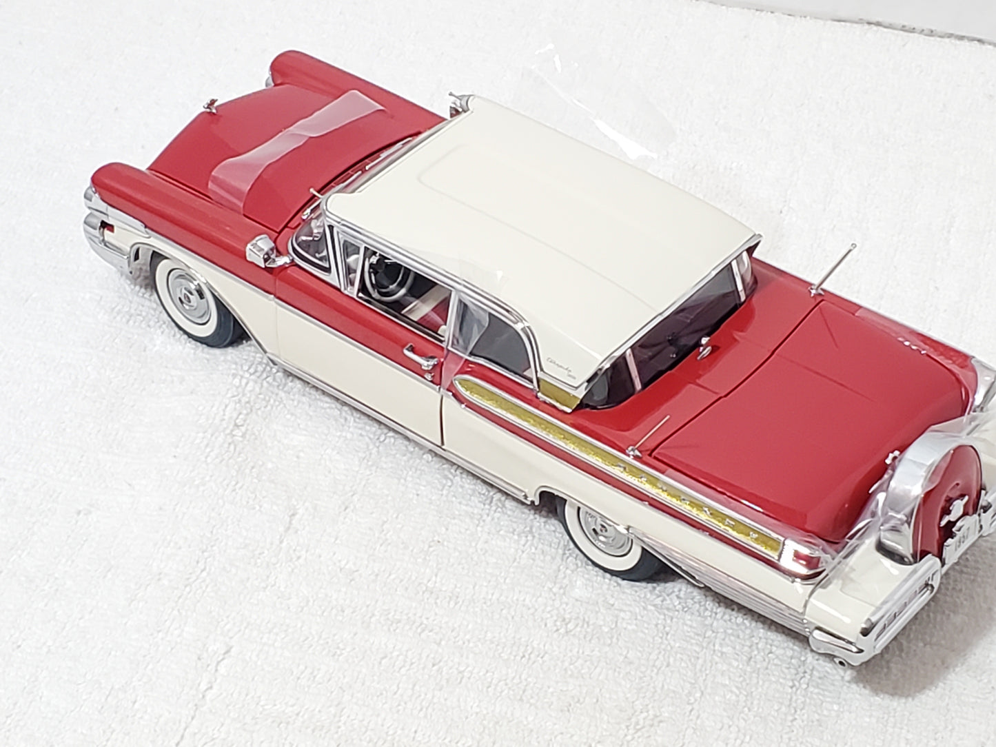 Danbury Mint 1957 Mercury Turnpike Cruiser 1:24 Diecast Red White Vintage NIB