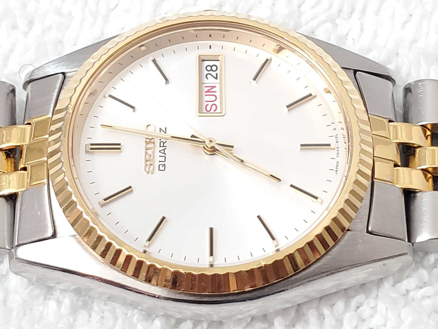 Vintage Seiko Mens Presidential Quartz Watch Gold Tone Stainless Steel Day Date