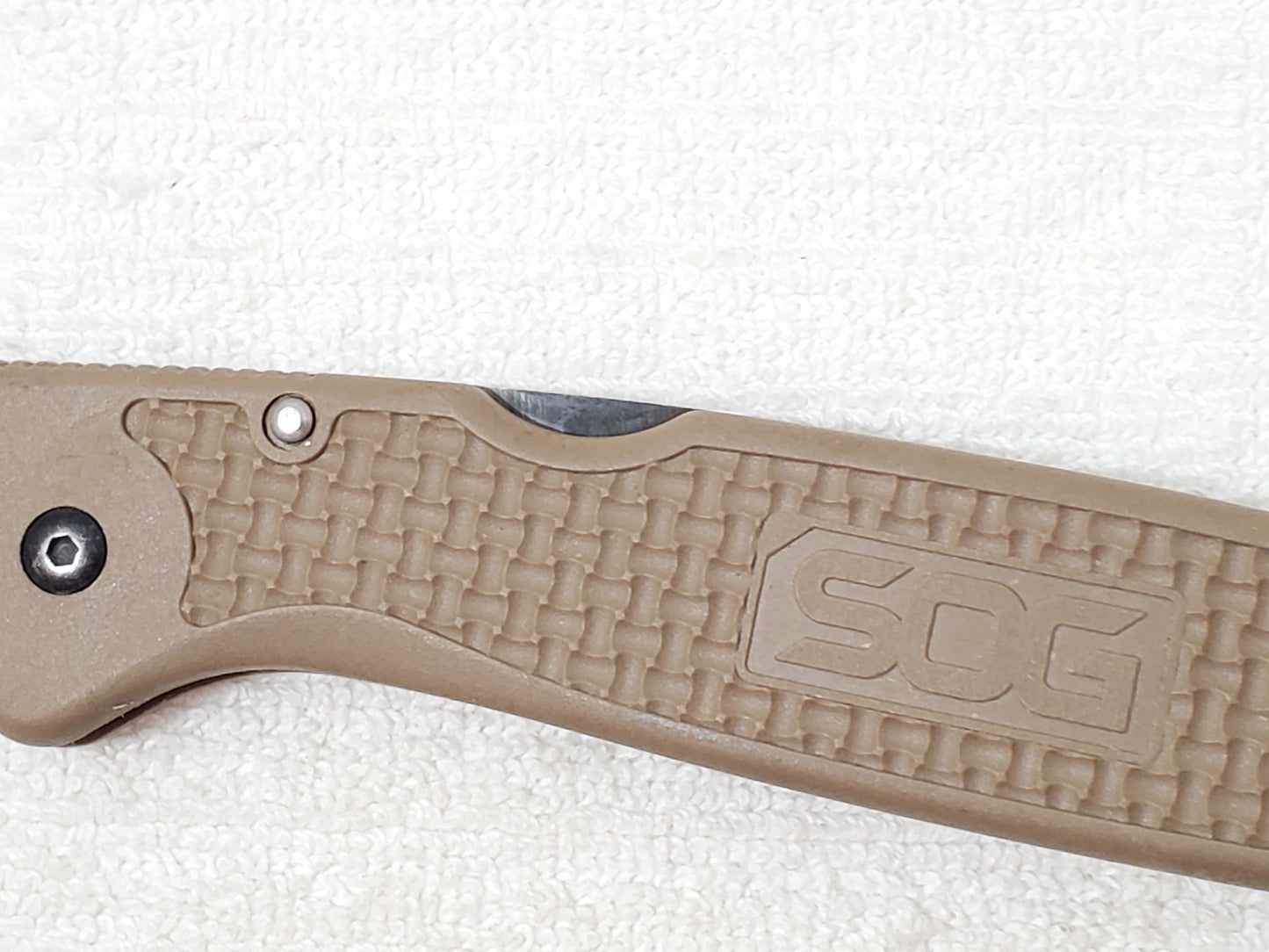 Vintage SOG Autoclip Pocket Knife Black Blade Coyote Tan Handle Discontinued