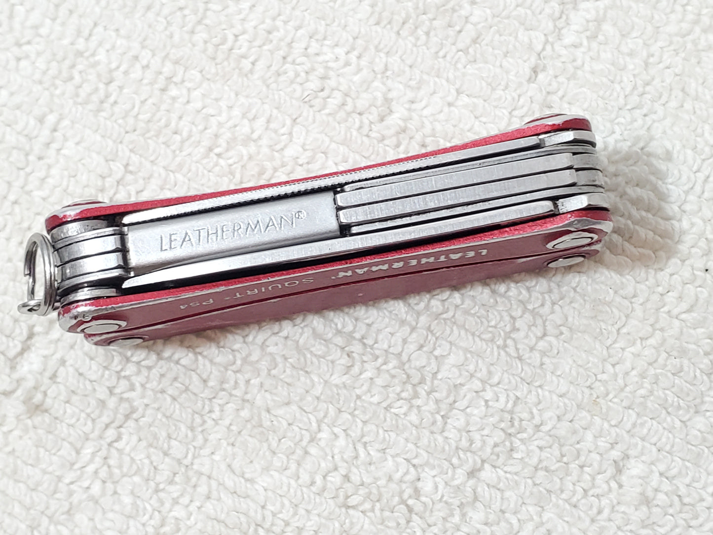 Leatherman Squirt PS4 Red Pocket Multi-Tool Keychain Pliers Scissors File