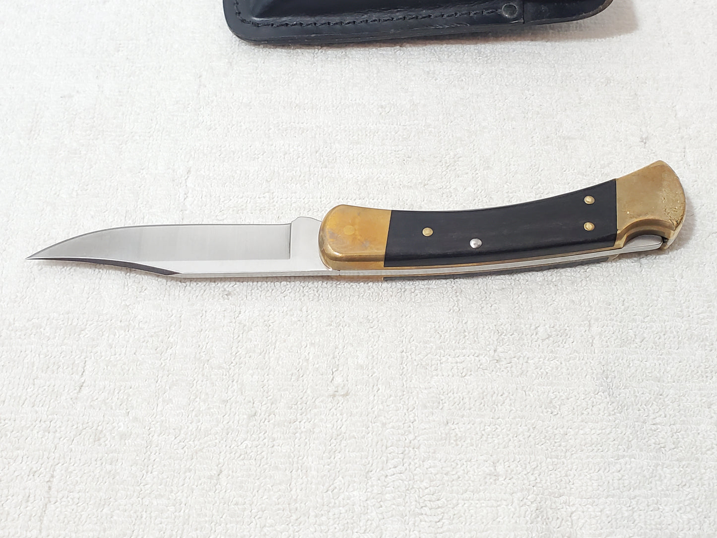 Vintage Buck 110 Folding Hunter Knife Wood Brass Lockback Black Leather Sheath