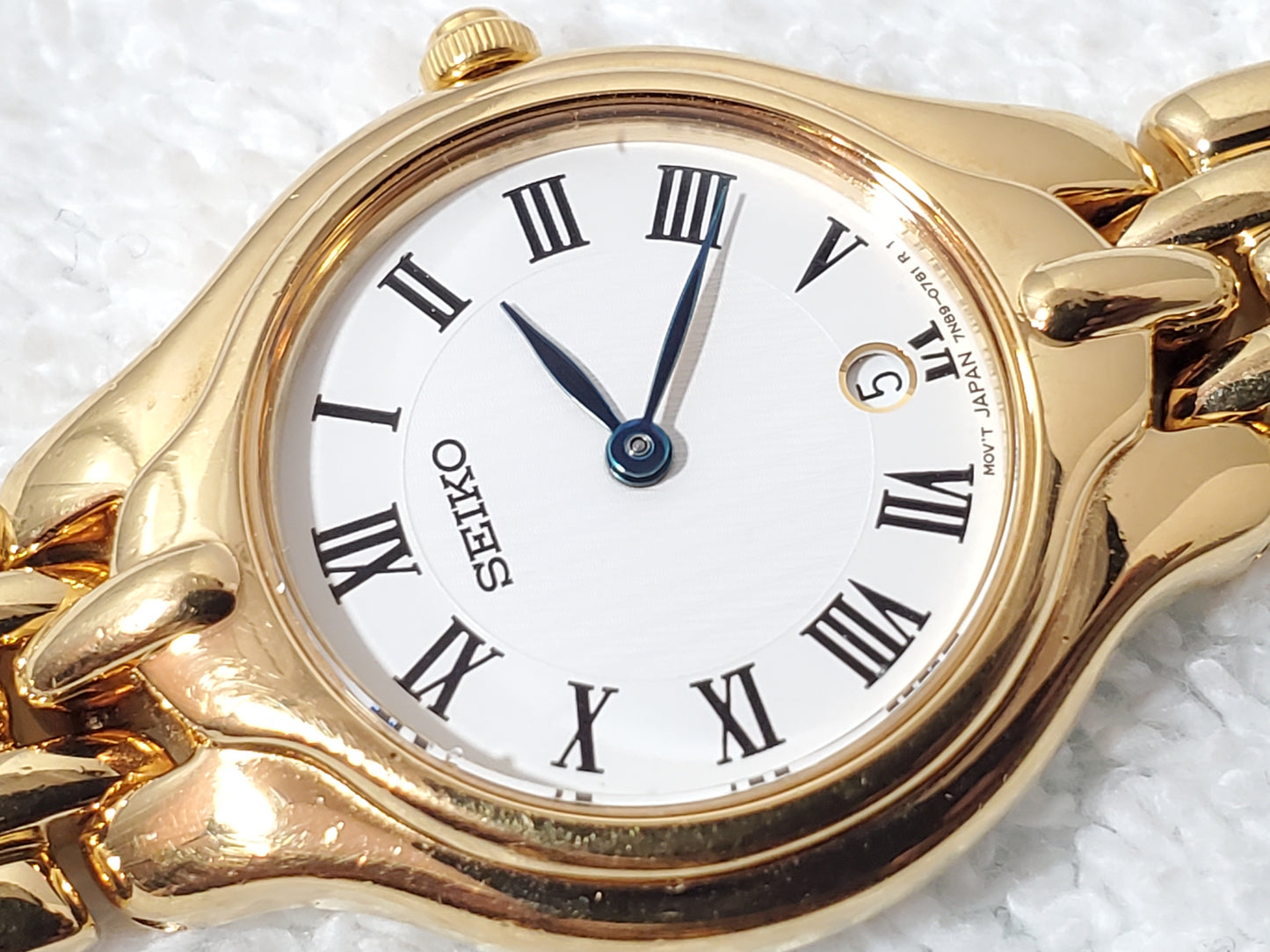 Vintage Seiko Gold Tone Plated Women's Date Watch White Dial Roman Numerals