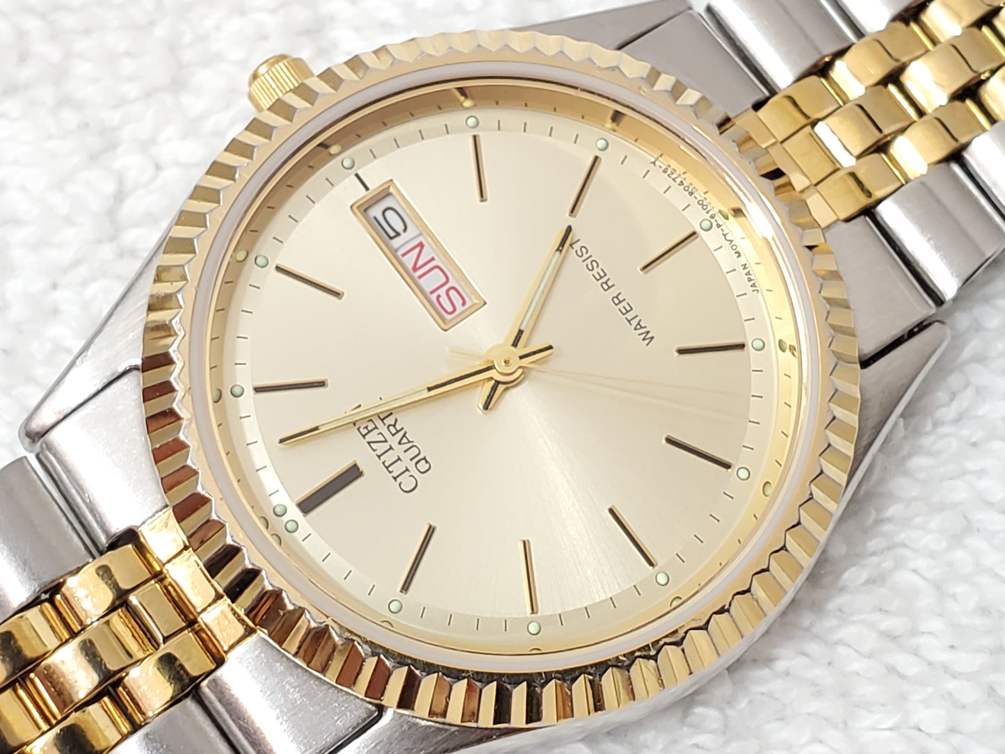 Vintage Citizen Men's Day Date Presidential Watch Gold Tone Stainless Steel