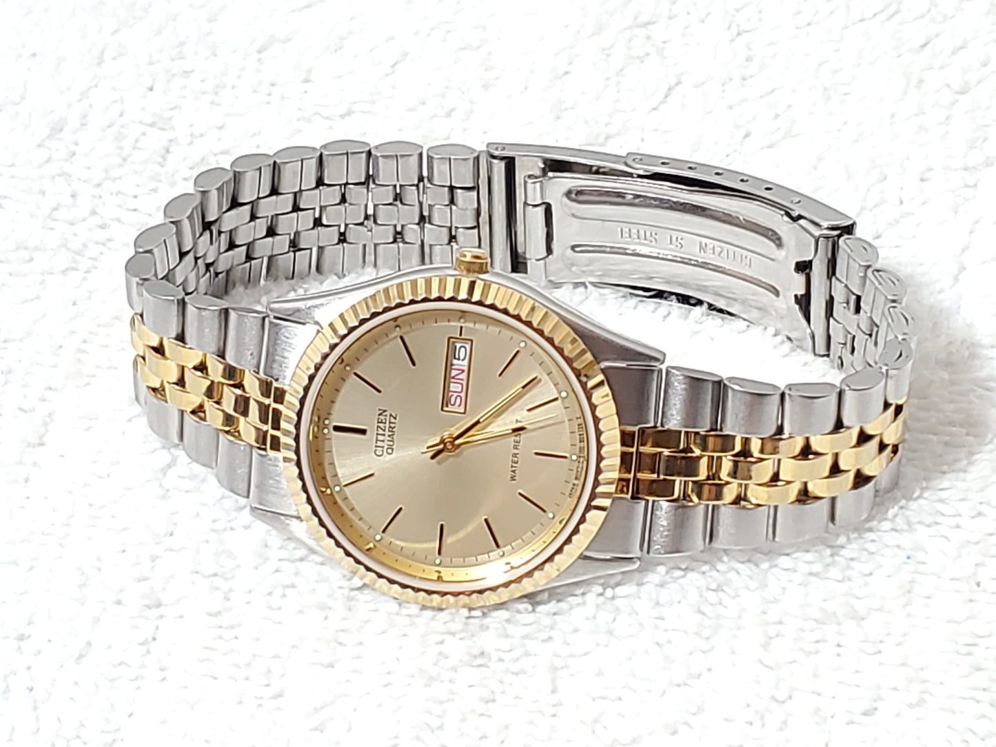 Vintage Citizen Men's Day Date Presidential Watch Gold Tone Stainless Steel