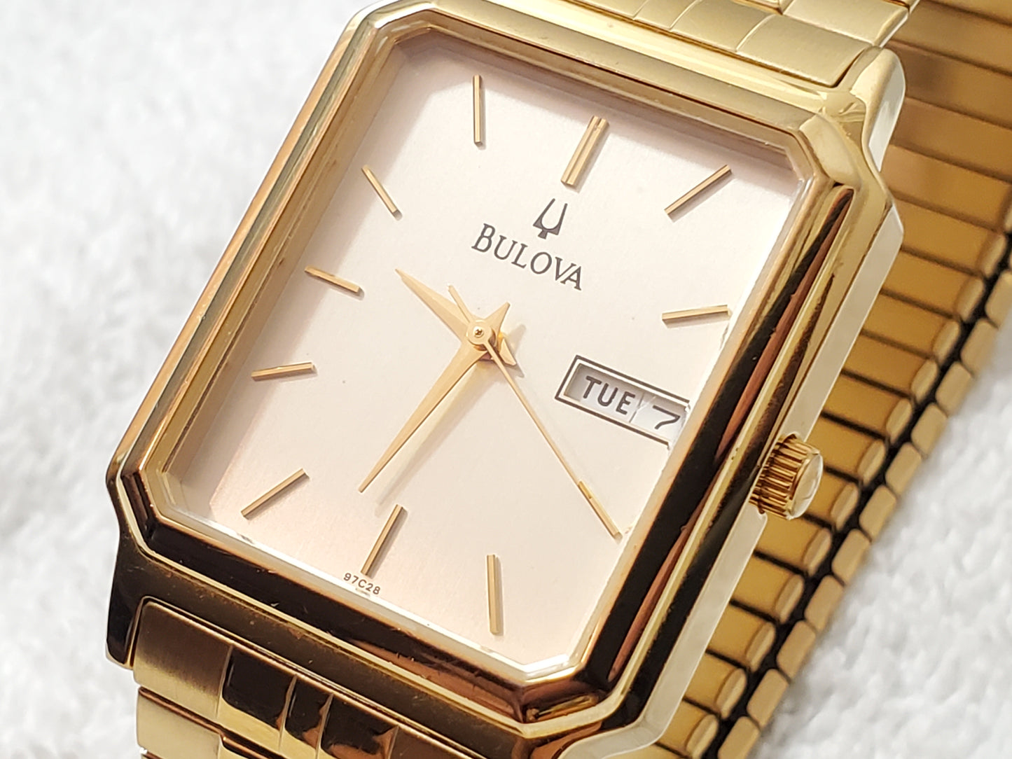 Vintage Bulova Gold Plated Day Date Mens Quartz Tank Watch Retro Classic C969346