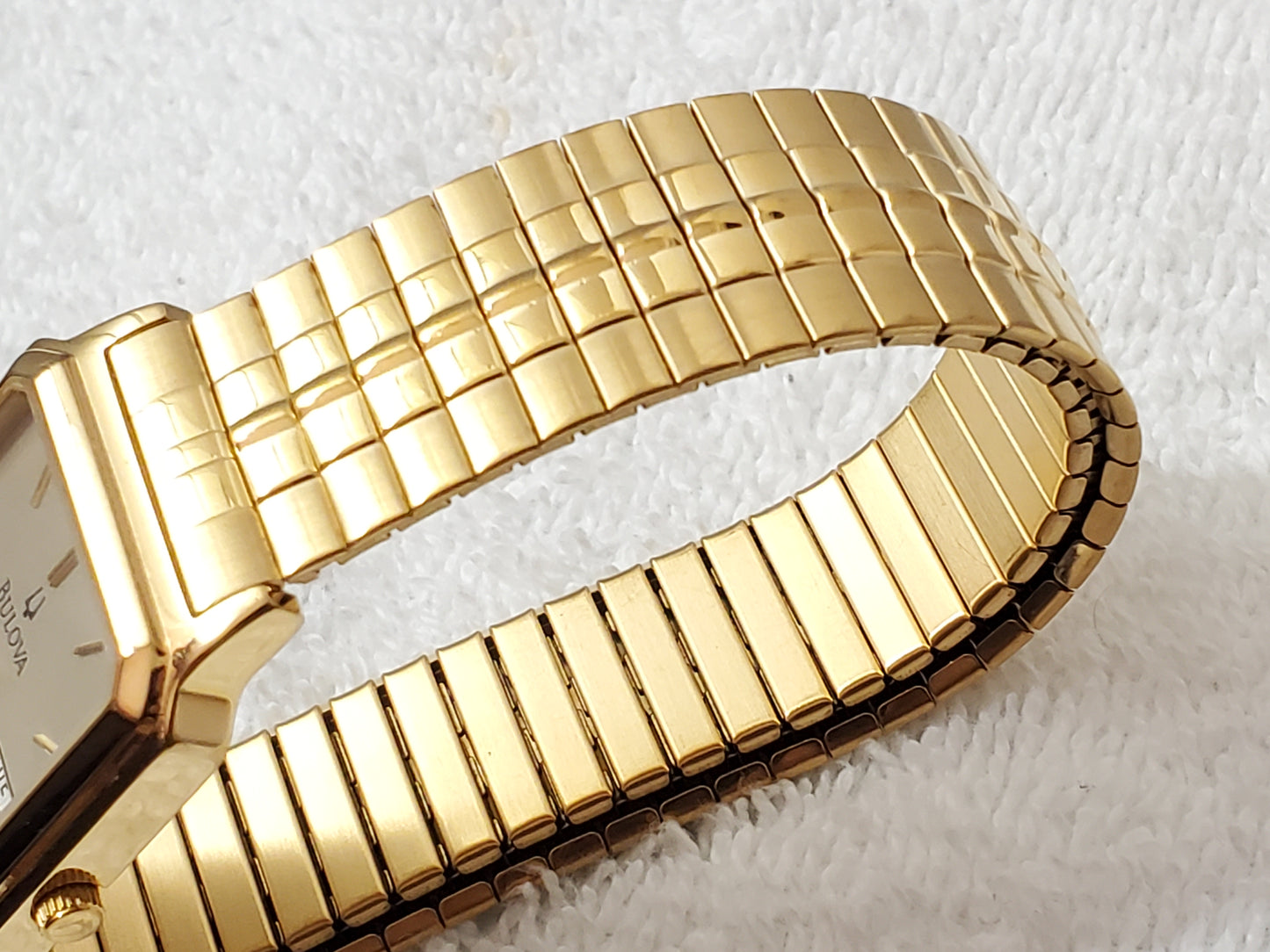 Vintage Bulova Gold Plated Day Date Mens Quartz Tank Watch Retro Classic C969346