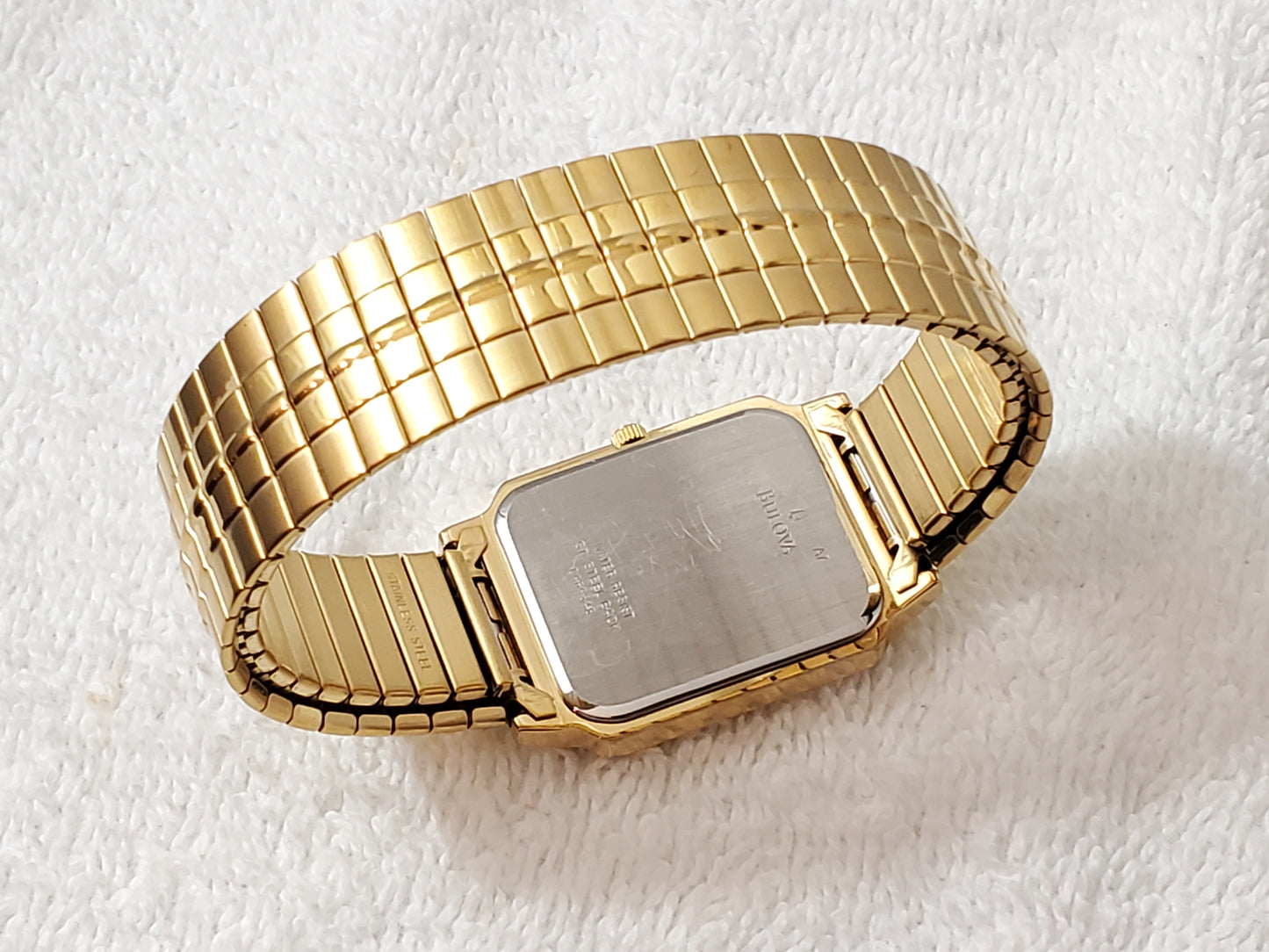 Vintage Bulova Gold Plated Day Date Mens Quartz Tank Watch Retro Classic C969346