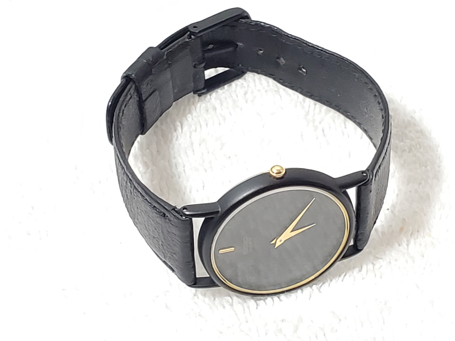 Vintage Seiko Women's Quartz Watch Black Dial Gold Tone Leather Band One Jewel
