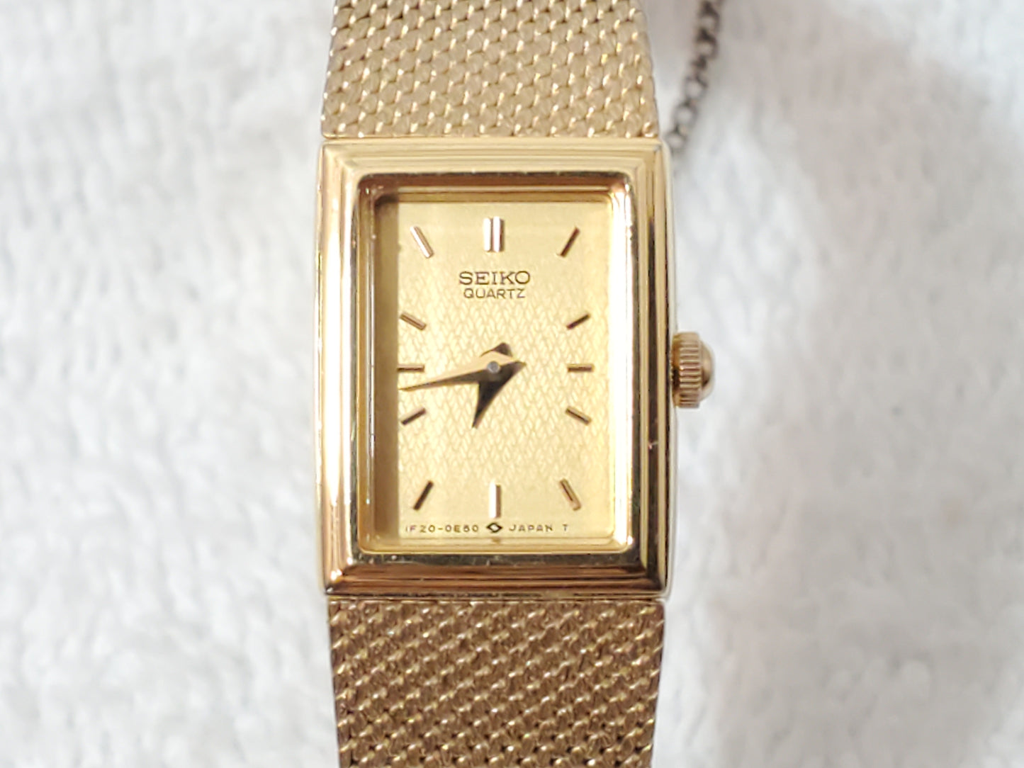 Vintage Seiko Women's Quartz Dress Gold Plated Tank Watch Mesh Band 1F20-5C00