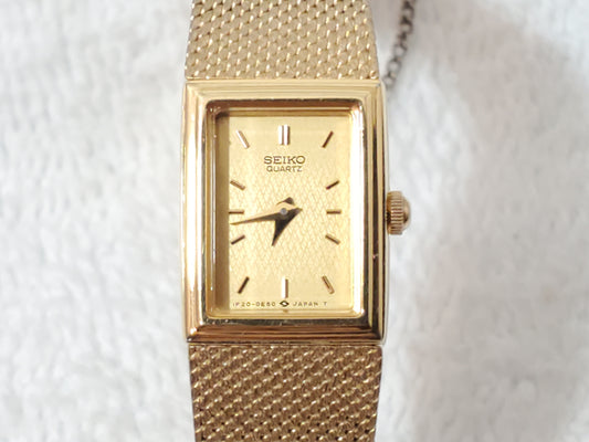 Vintage Seiko Women's Quartz Dress Gold Plated Tank Watch Mesh Band 1F20-5C00