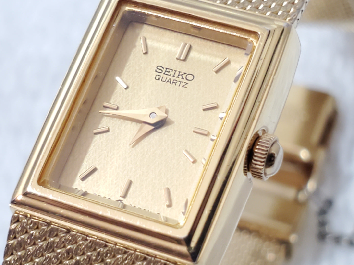 Vintage Seiko Women's Quartz Dress Gold Plated Tank Watch Mesh Band 1F20-5C00