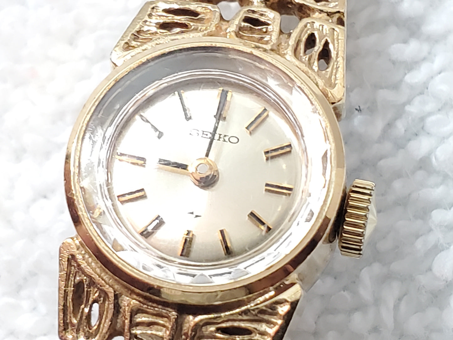 Vintage 1970's Seiko Ladies Cocktail Manual Wind Watch Faceted Crystal 17 Jewels