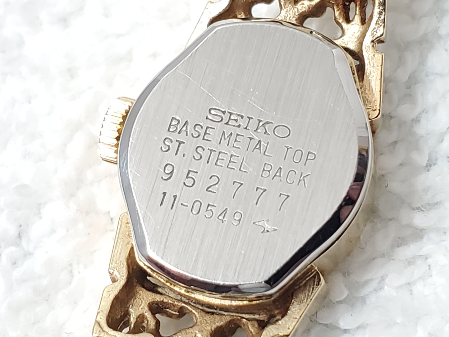Vintage 1970's Seiko Ladies Cocktail Manual Wind Watch Faceted Crystal 17 Jewels