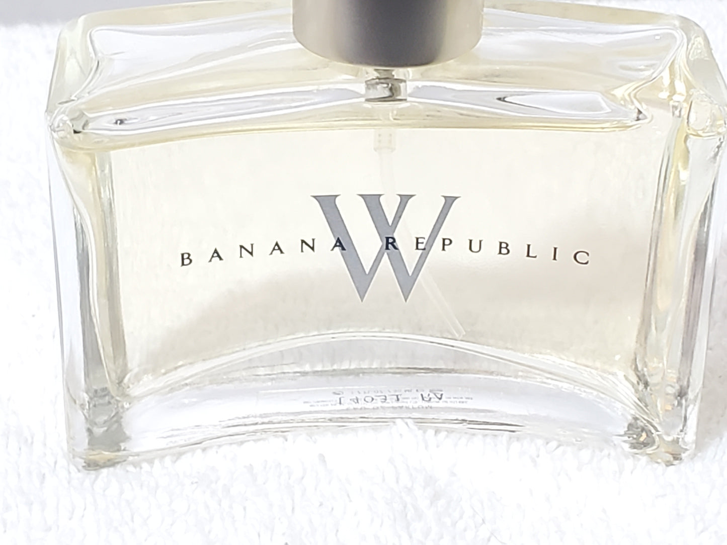 Banana Republic W Eau de Parfum 1.7 oz / 50ml EDP Spray Vintage Batch Code 14031