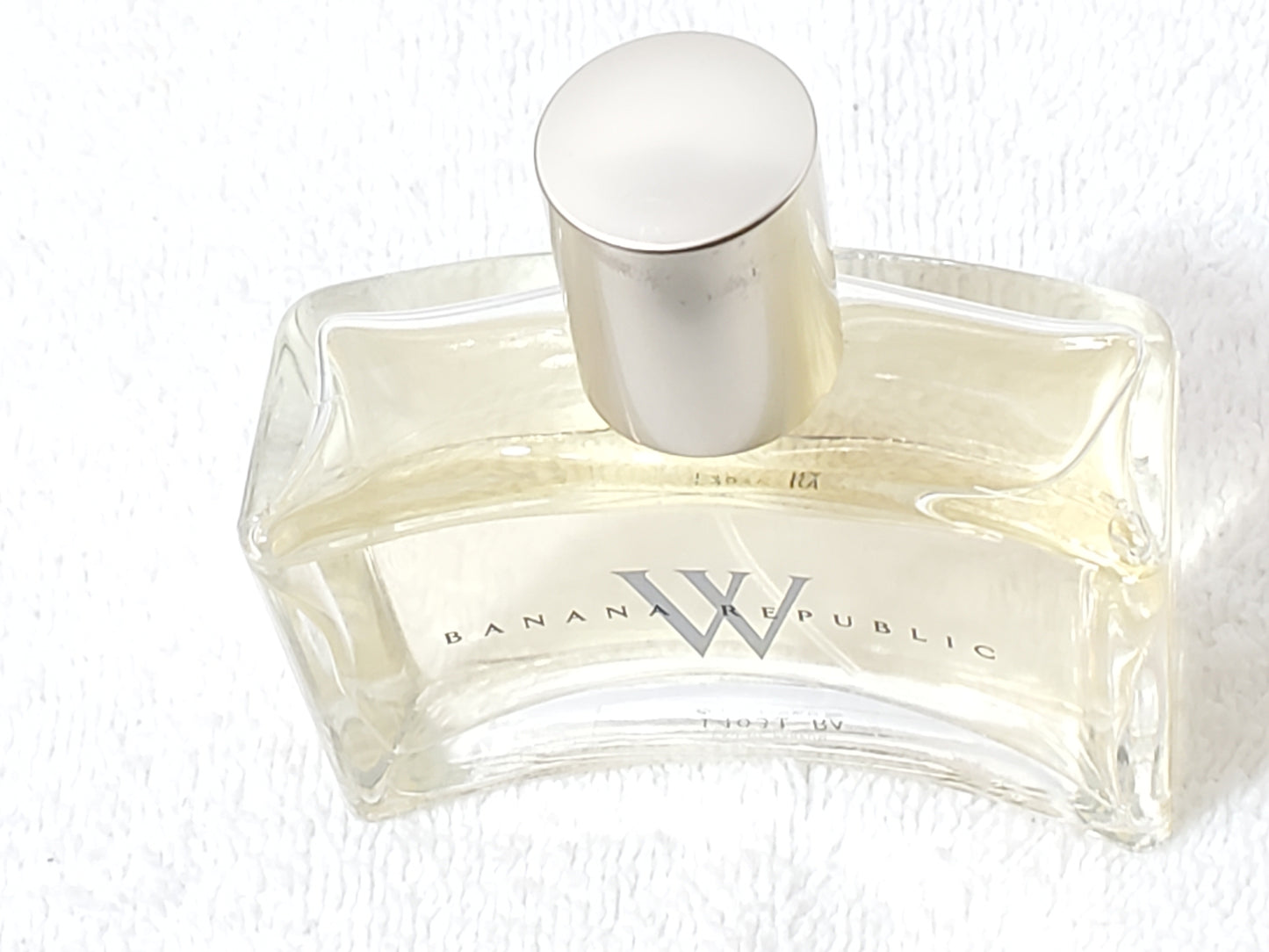 Banana Republic W Eau de Parfum 1.7 oz / 50ml EDP Spray Vintage Batch Code 14031