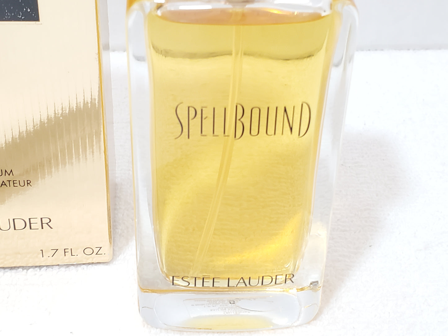 Estee Lauder Spellbound Eau de Parfum EDP Spray 1.7 oz 50ml Classic Gold Box NIB