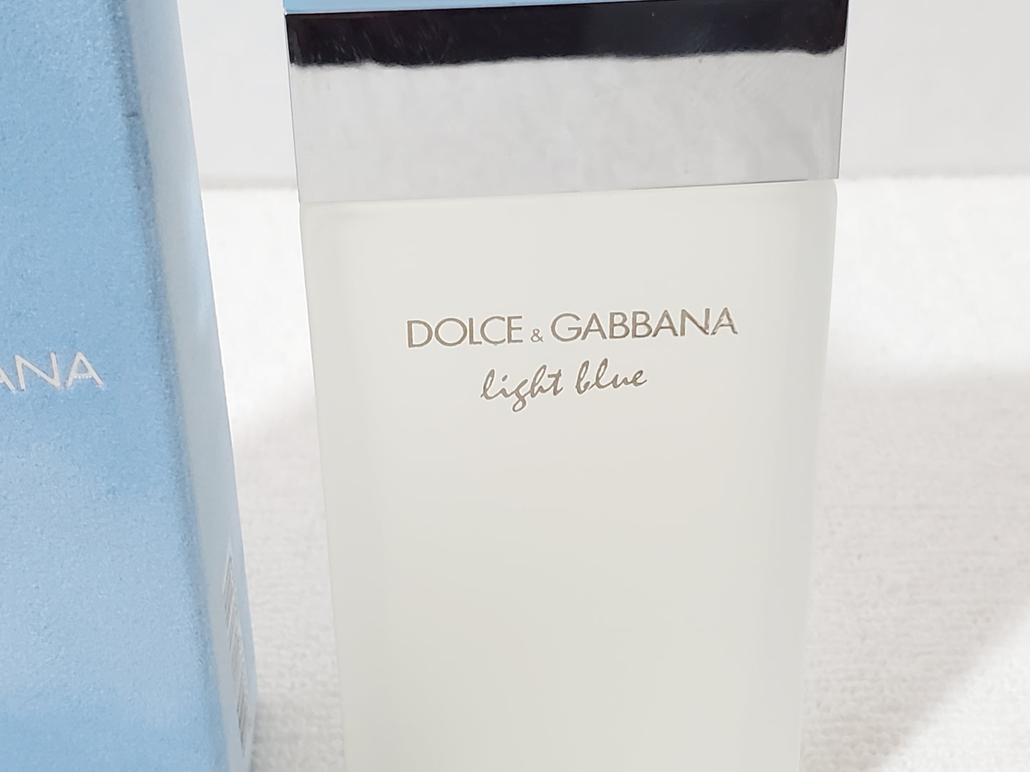 Dolce & Gabbana Light Blue Eau de Toilette Women’s 1.7 oz Batch Code A23536 NIB