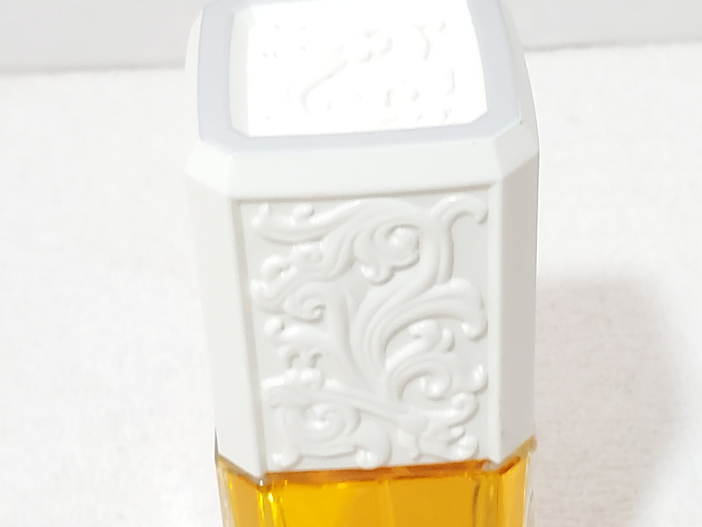 Jessica McClintock Eau de Parfum Spray 1.7 fl. oz. / 50 ml for Women New No Box