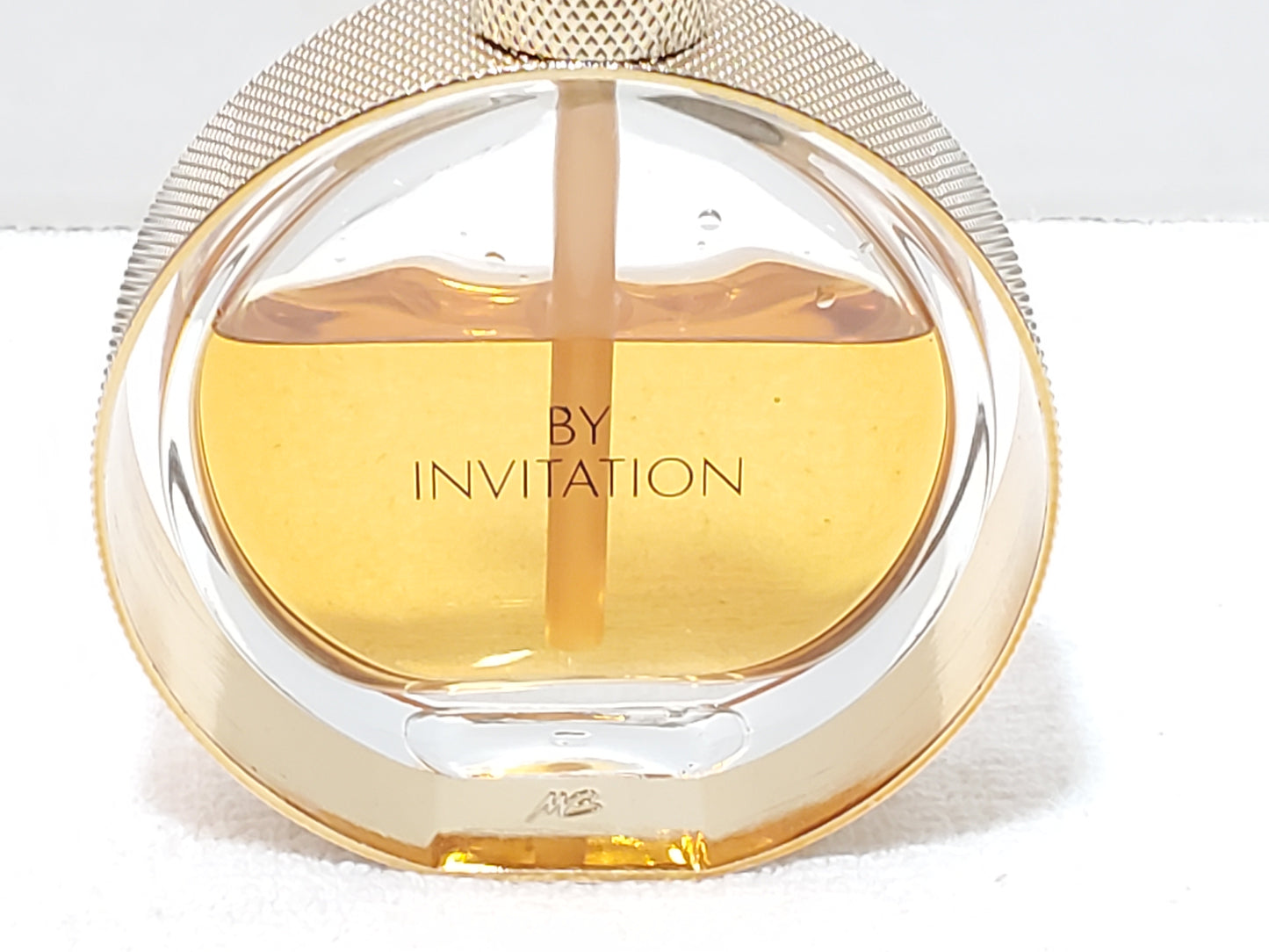 Michael Buble By Invitation Eau De Parfum Spray 1.7 oz / 50ml Gold Tone Women