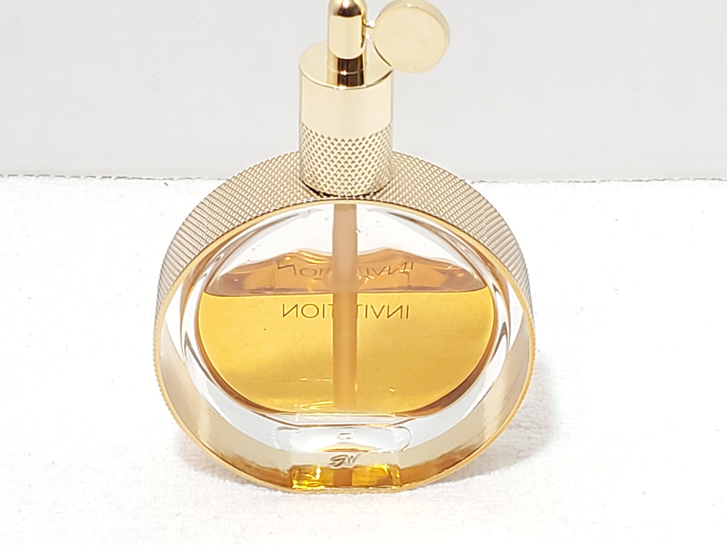 Michael Buble By Invitation Eau De Parfum Spray 1.7 oz / 50ml Gold Tone Women