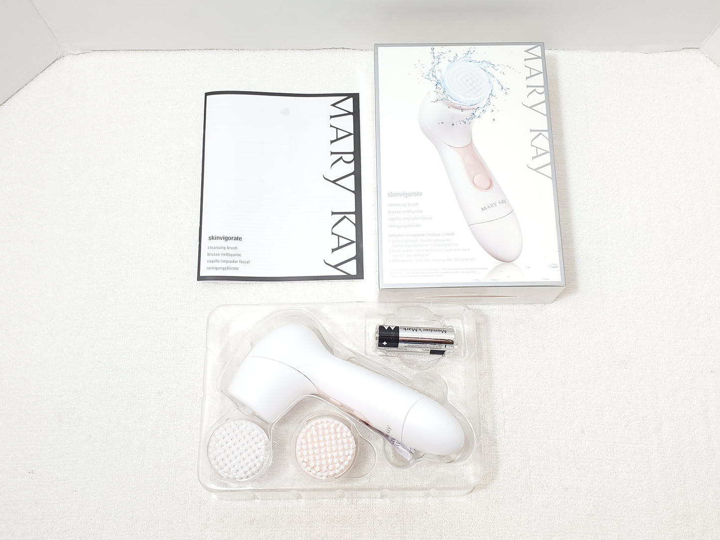 Mary Kay Skinvigorate Cleansing Brush Set New Open Box Complete Two AA Batteries