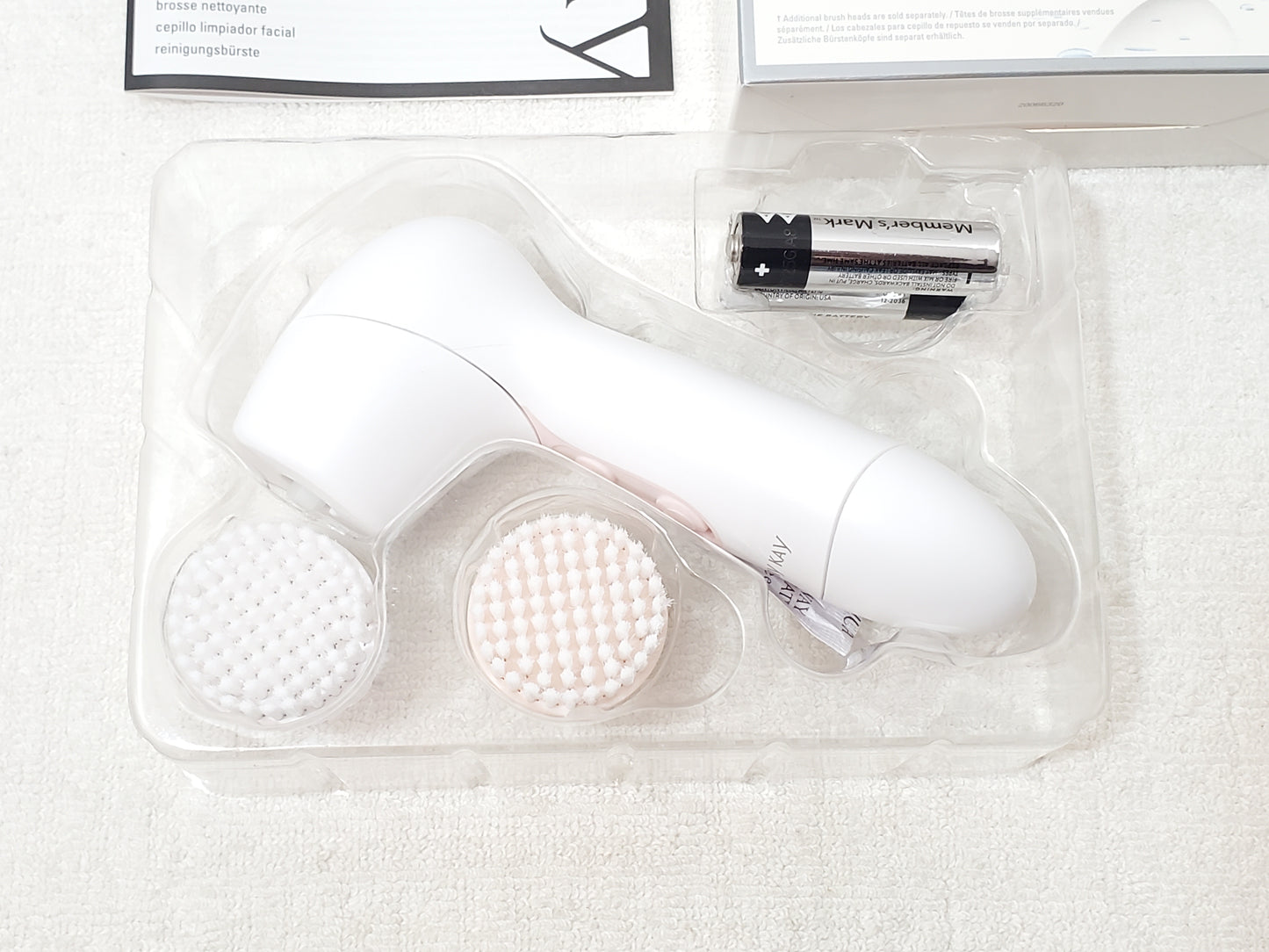 Mary Kay Skinvigorate Cleansing Brush Set New Open Box Complete Two AA Batteries