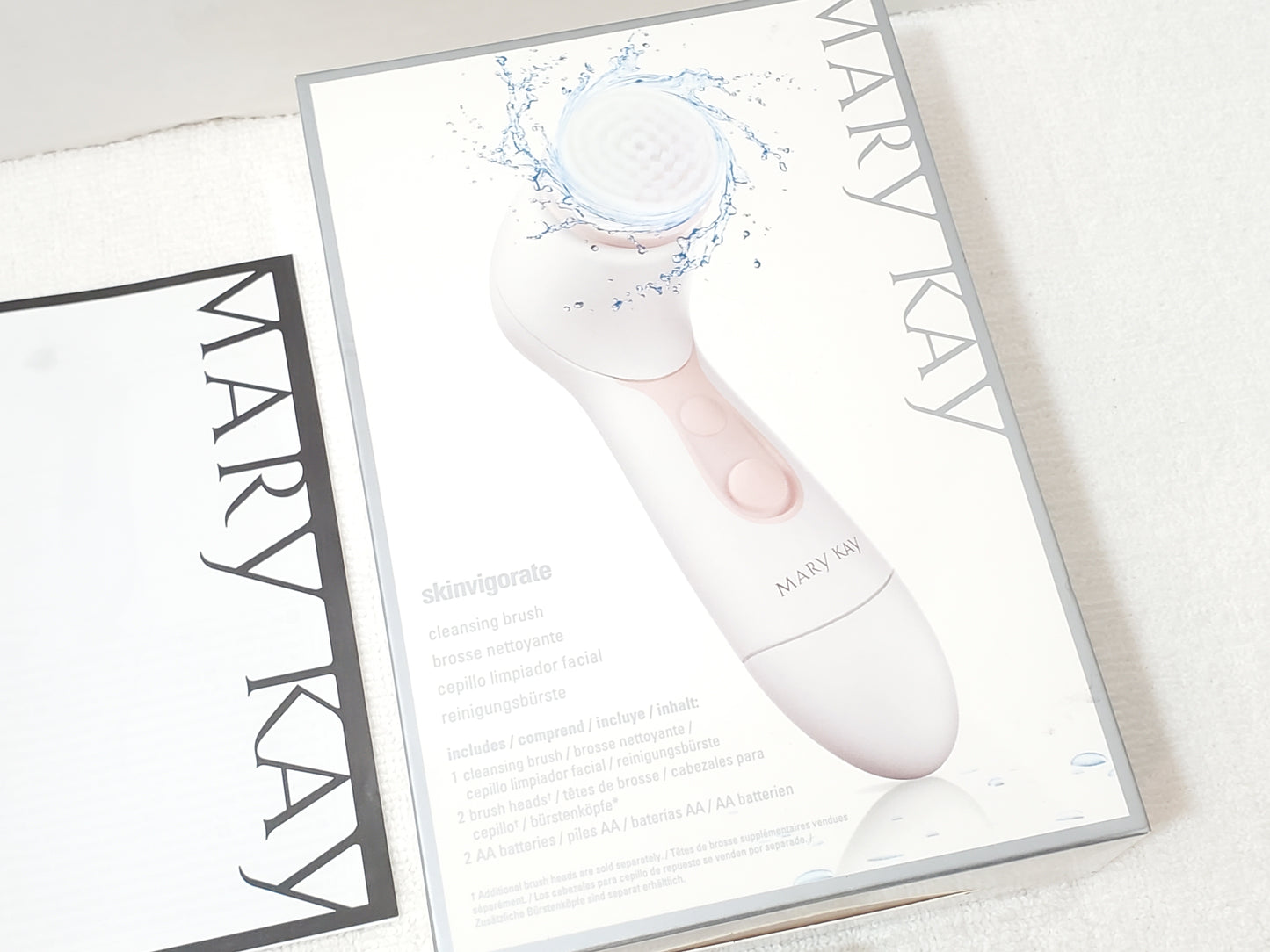 Mary Kay Skinvigorate Cleansing Brush Set New Open Box Complete Two AA Batteries