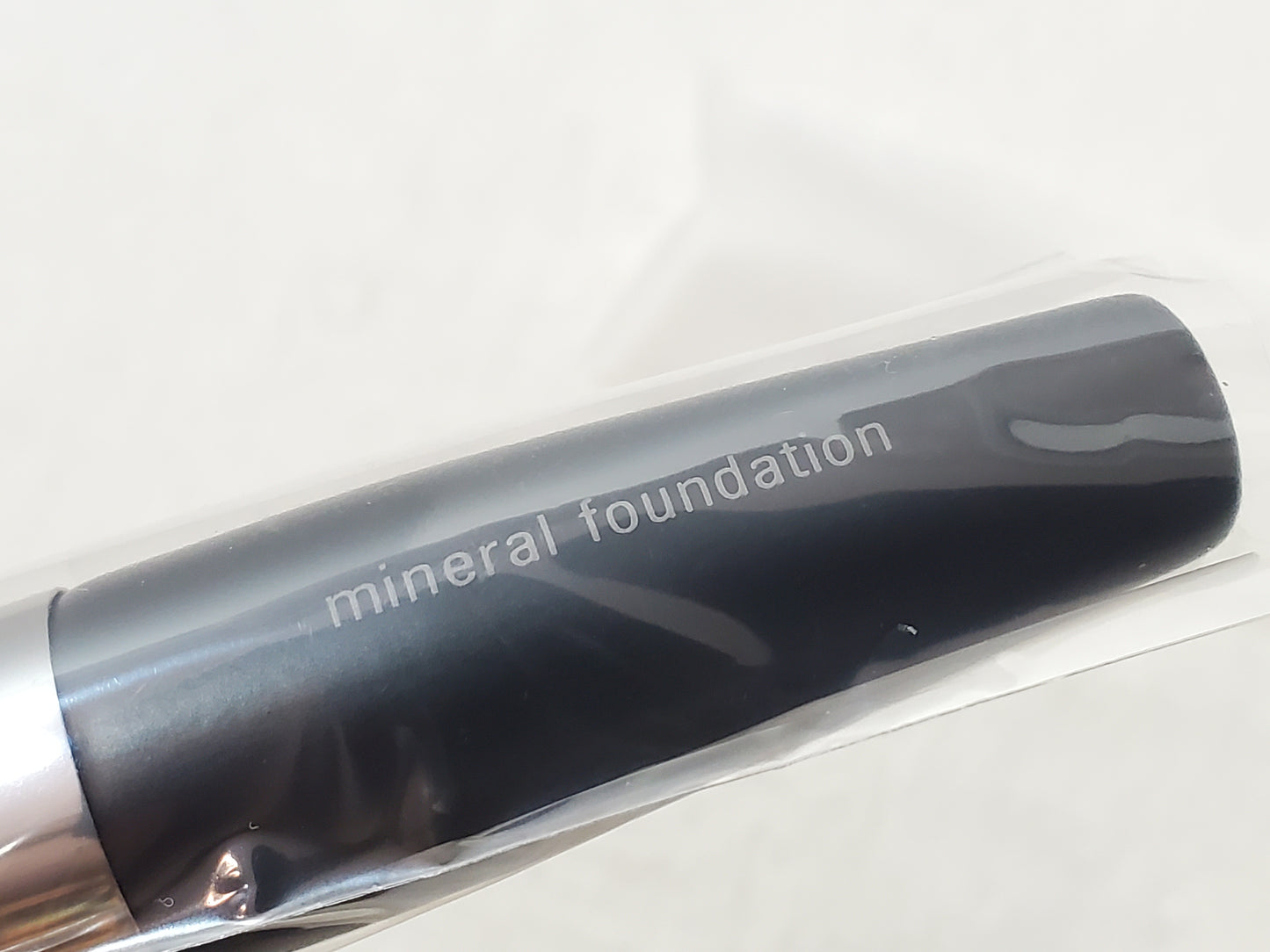 Mary Kay Mineral Powder Foundation Makeup Brush New in Sleeve Black Silver